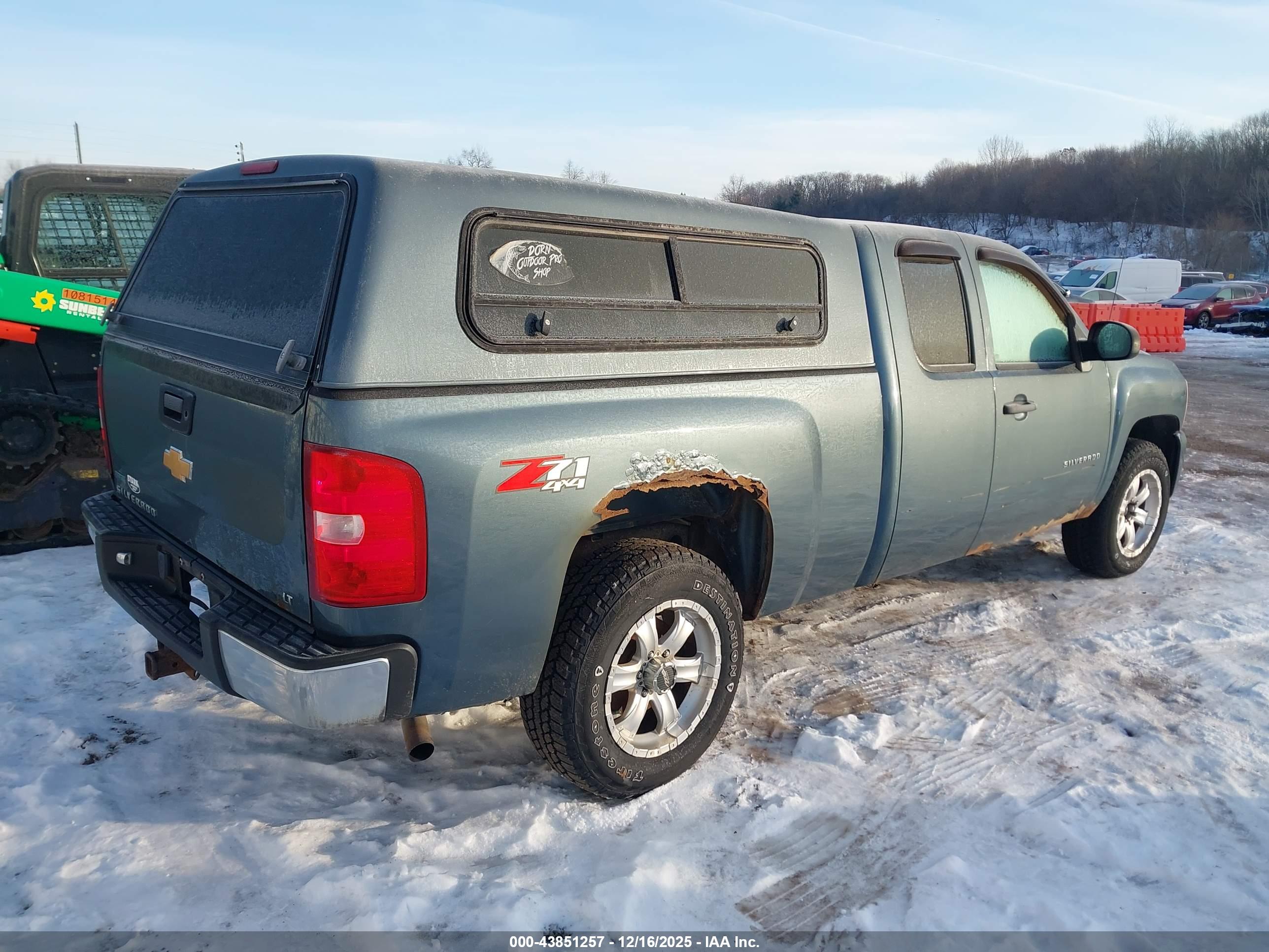 CHEVROLET SILVERADO image 4