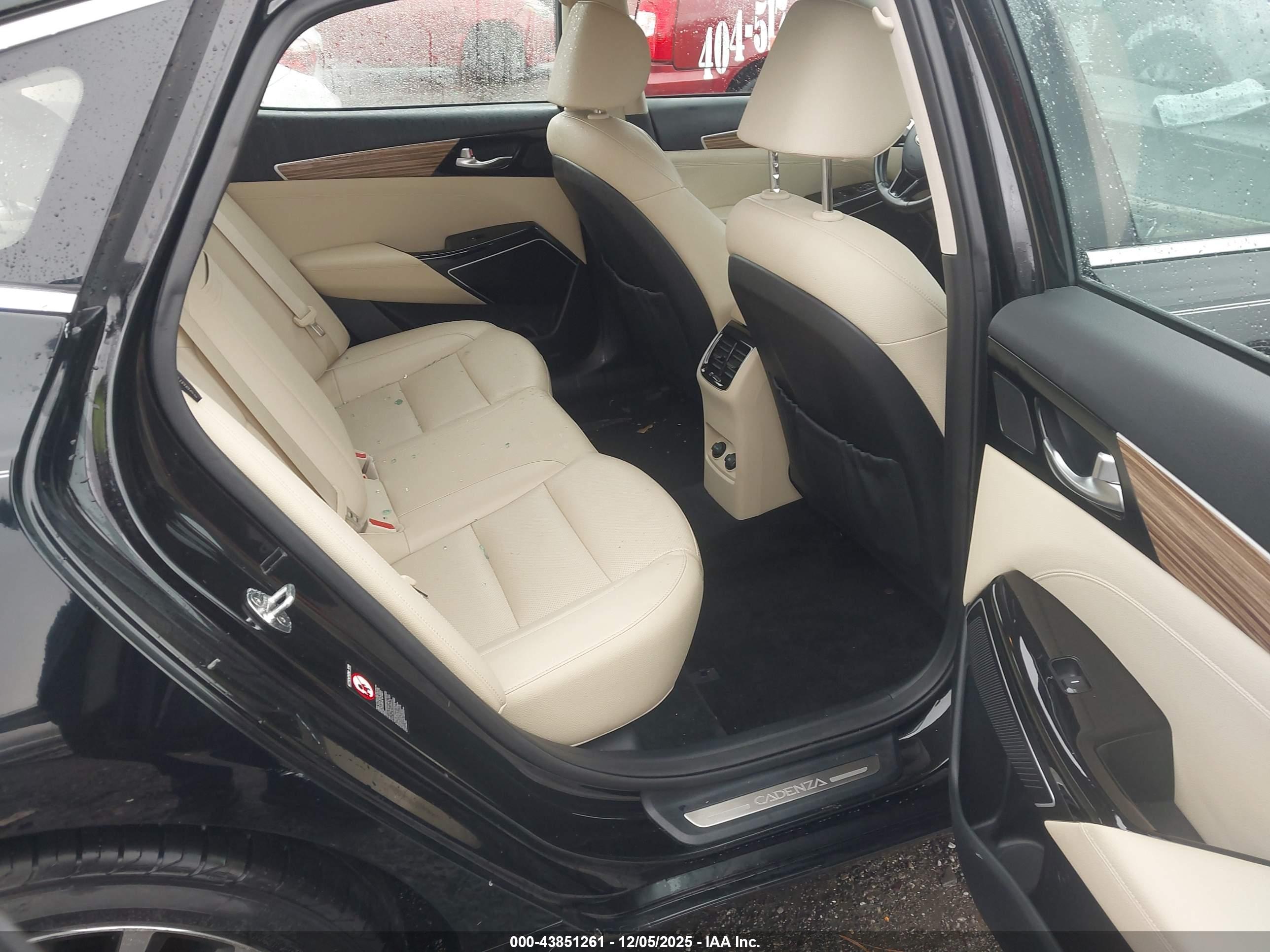 KIA CADENZA image 8