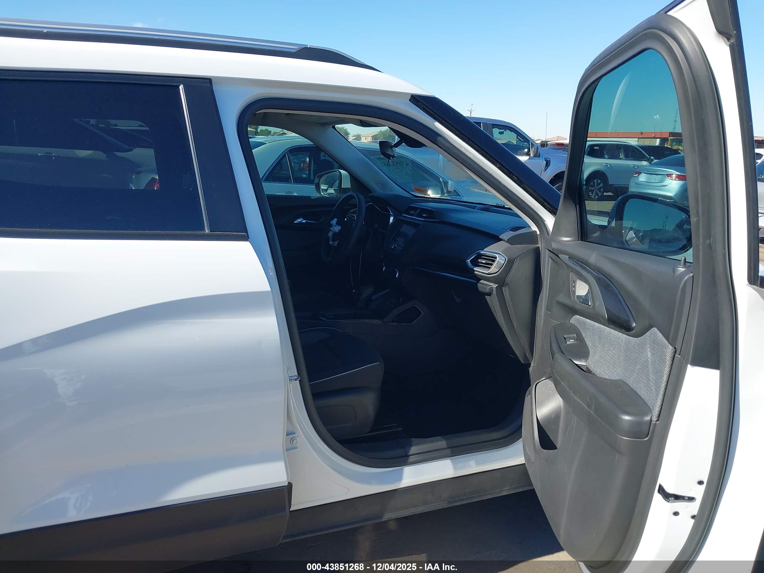 CHEVROLET TRAILBLAZER image 5