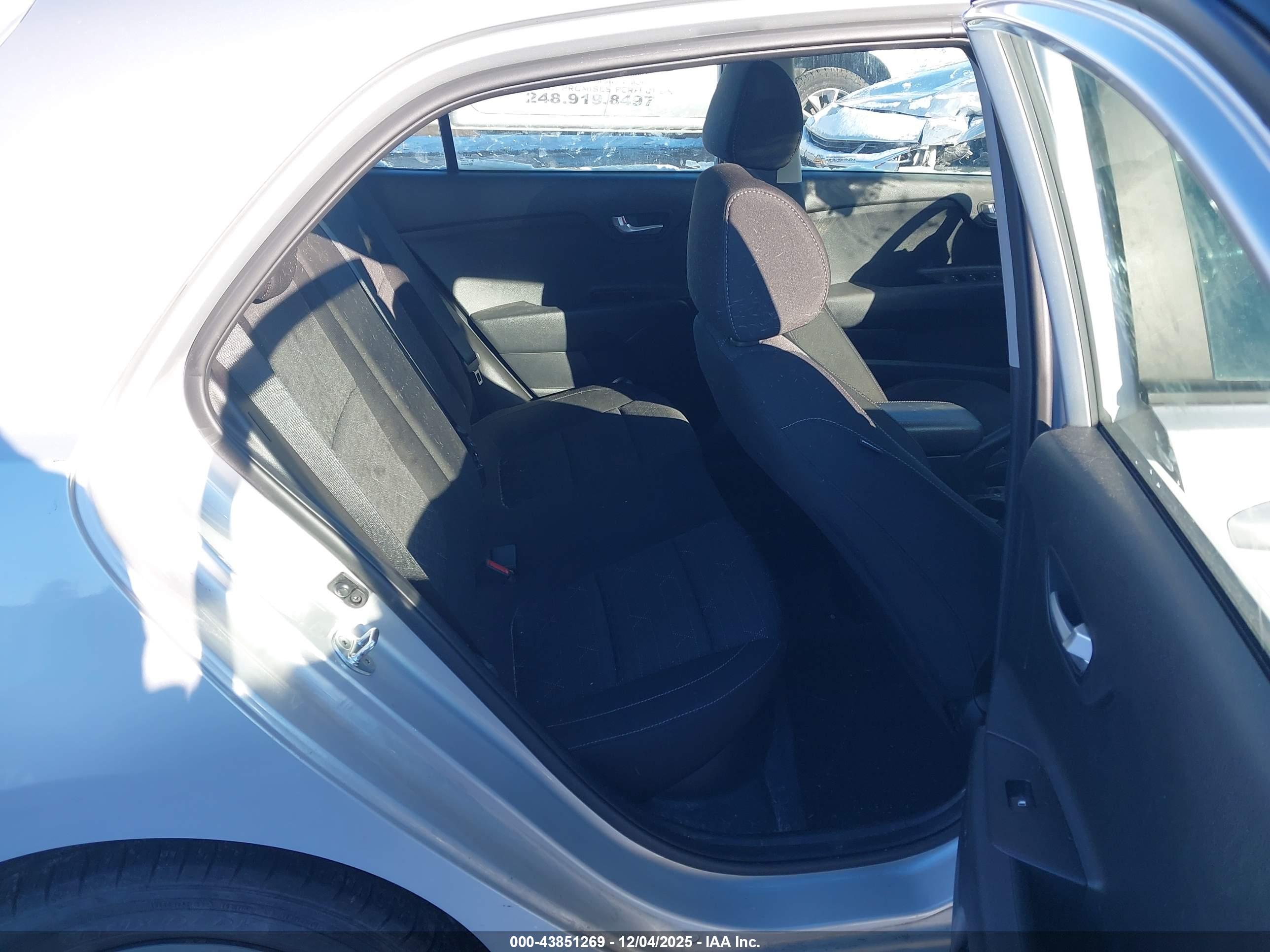 KIA RIO image 8