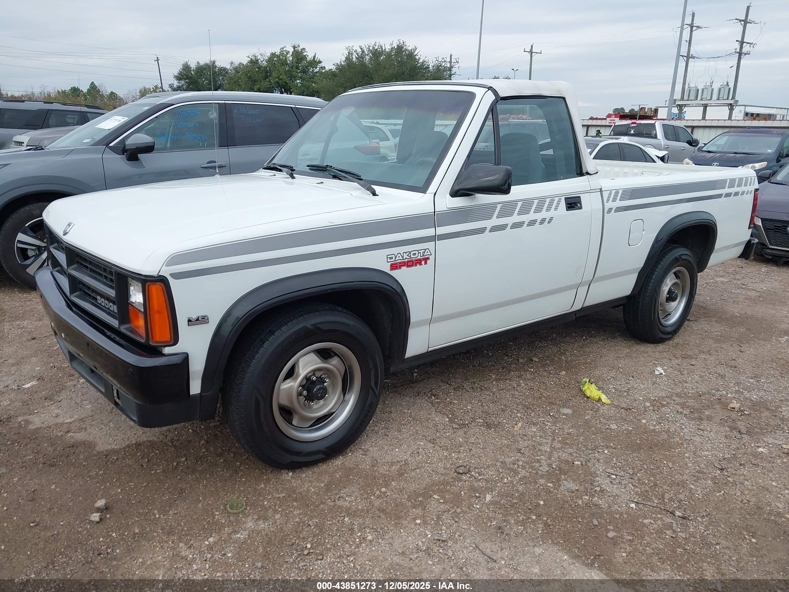 DODGE DAKOTA image 2