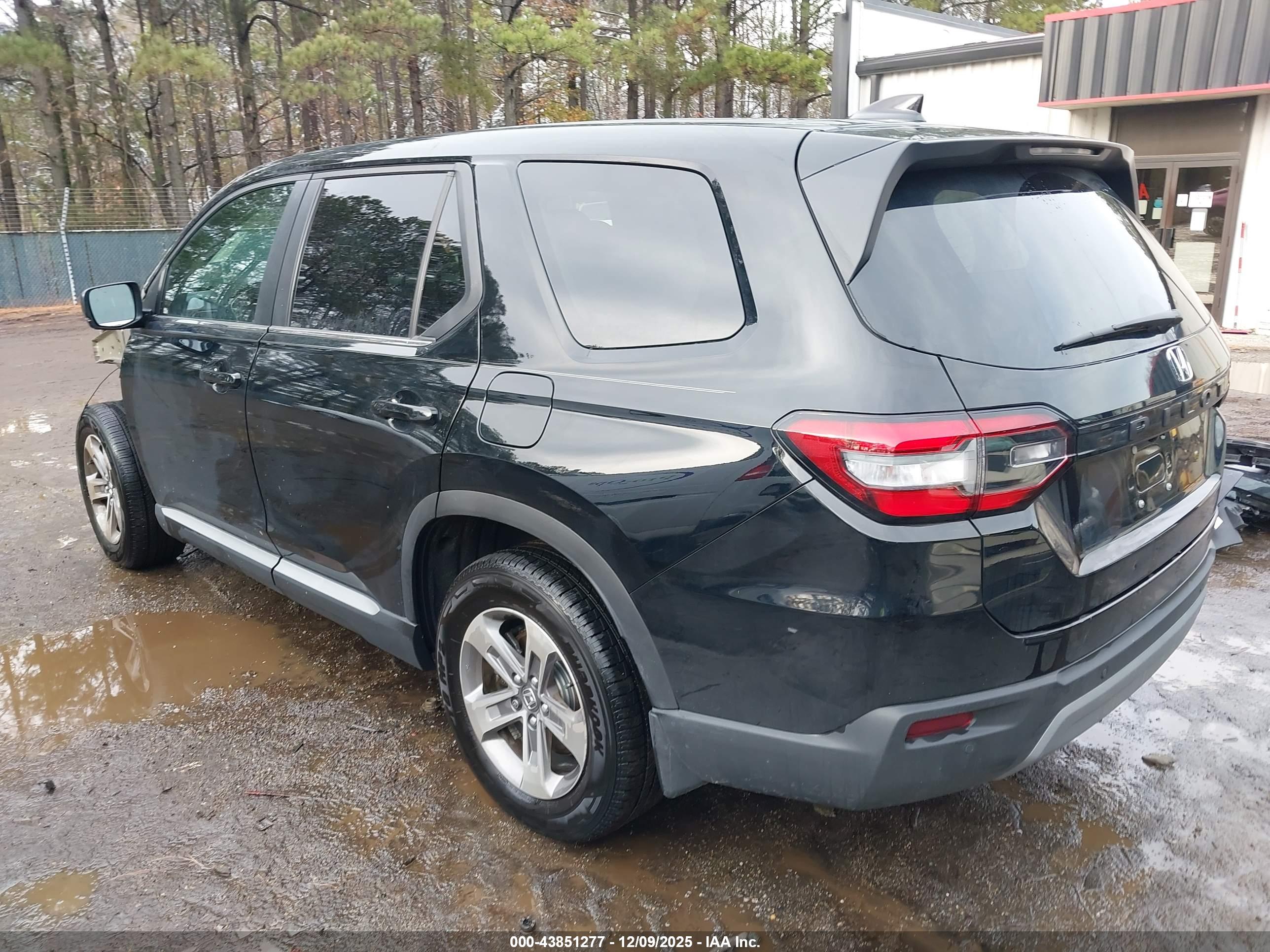 HONDA PILOT image 3