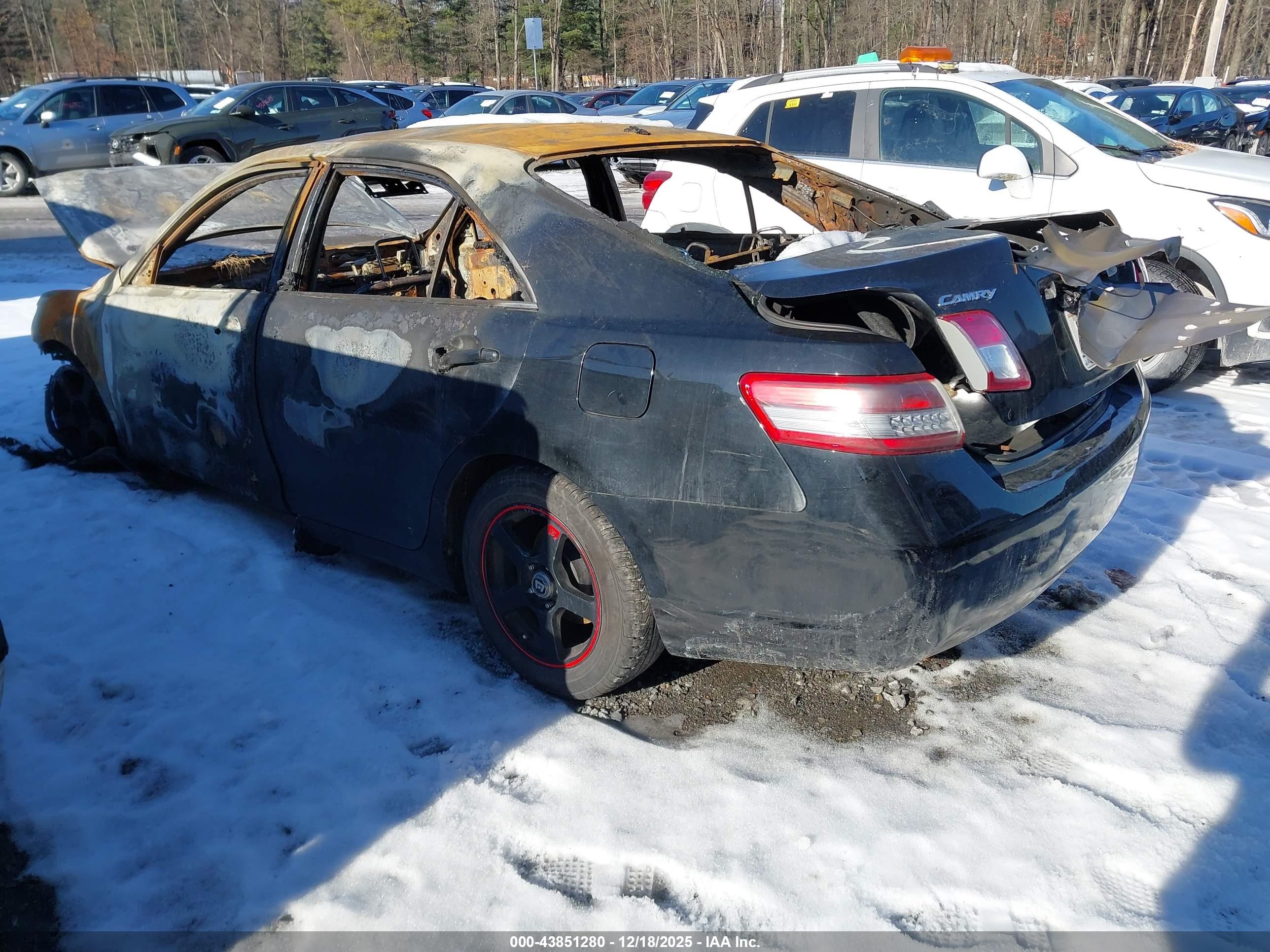 TOYOTA CAMRY image 3