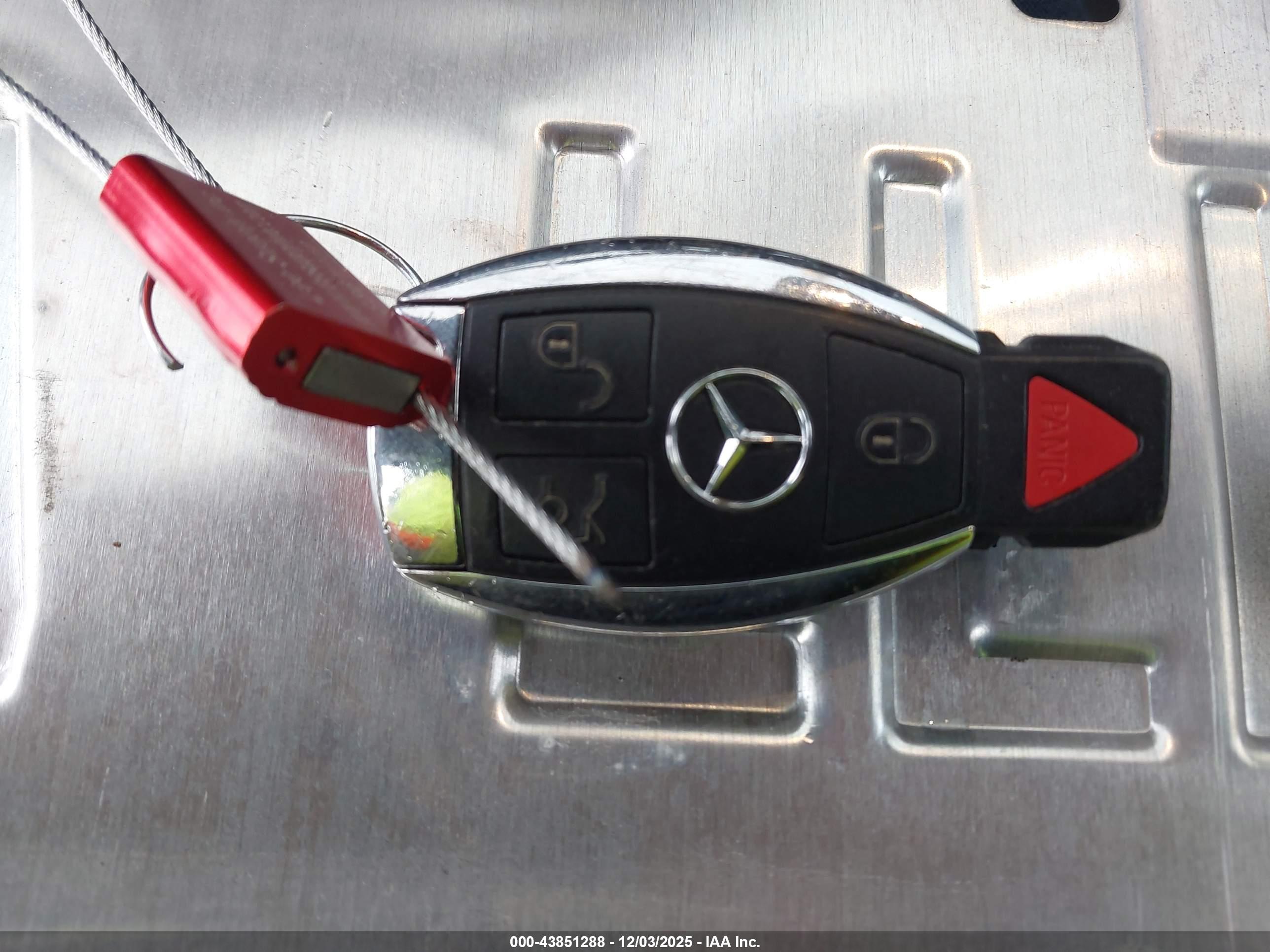 MERCEDES-BENZ GLA image 11
