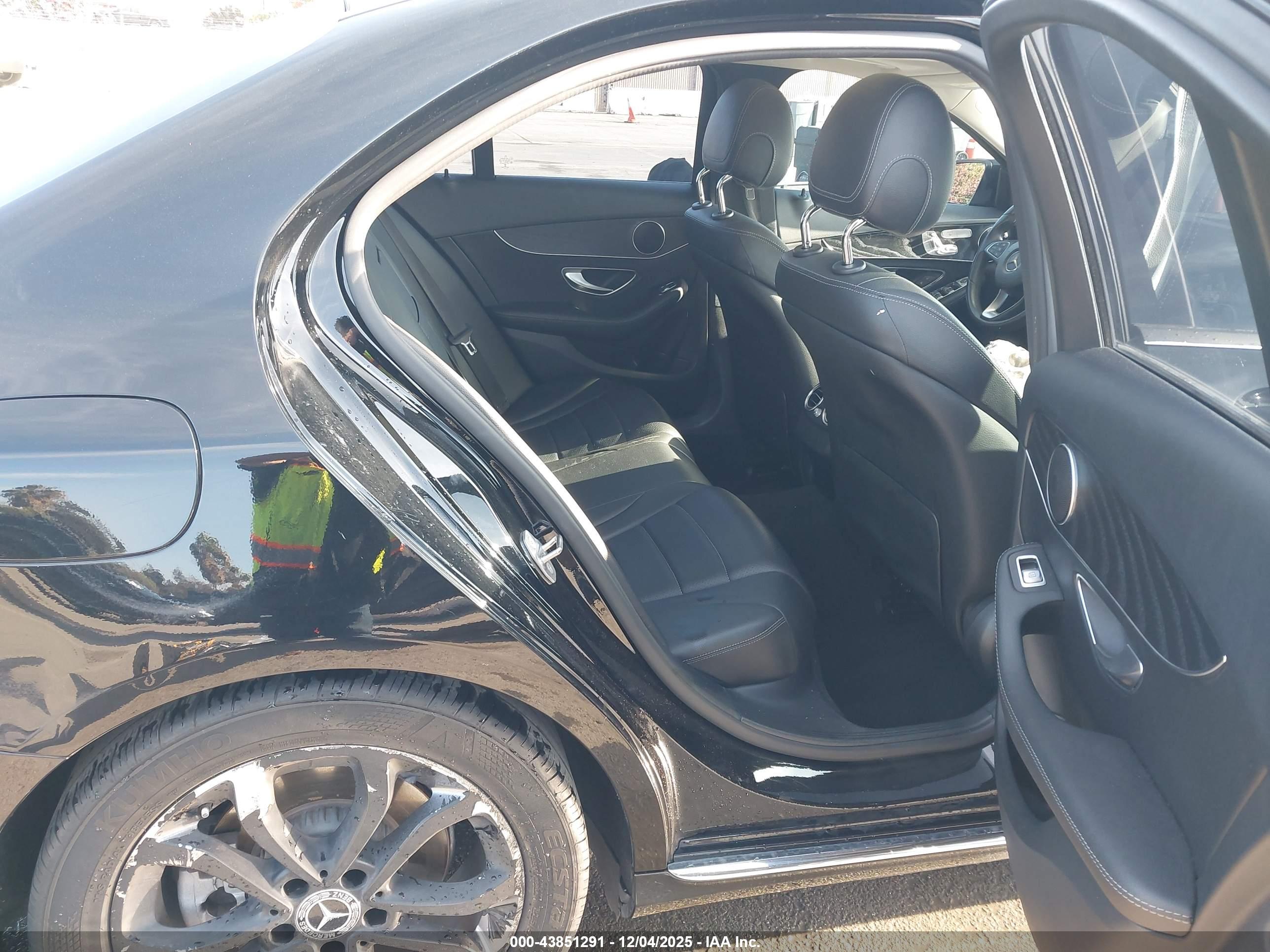 MERCEDES-BENZ C image 8
