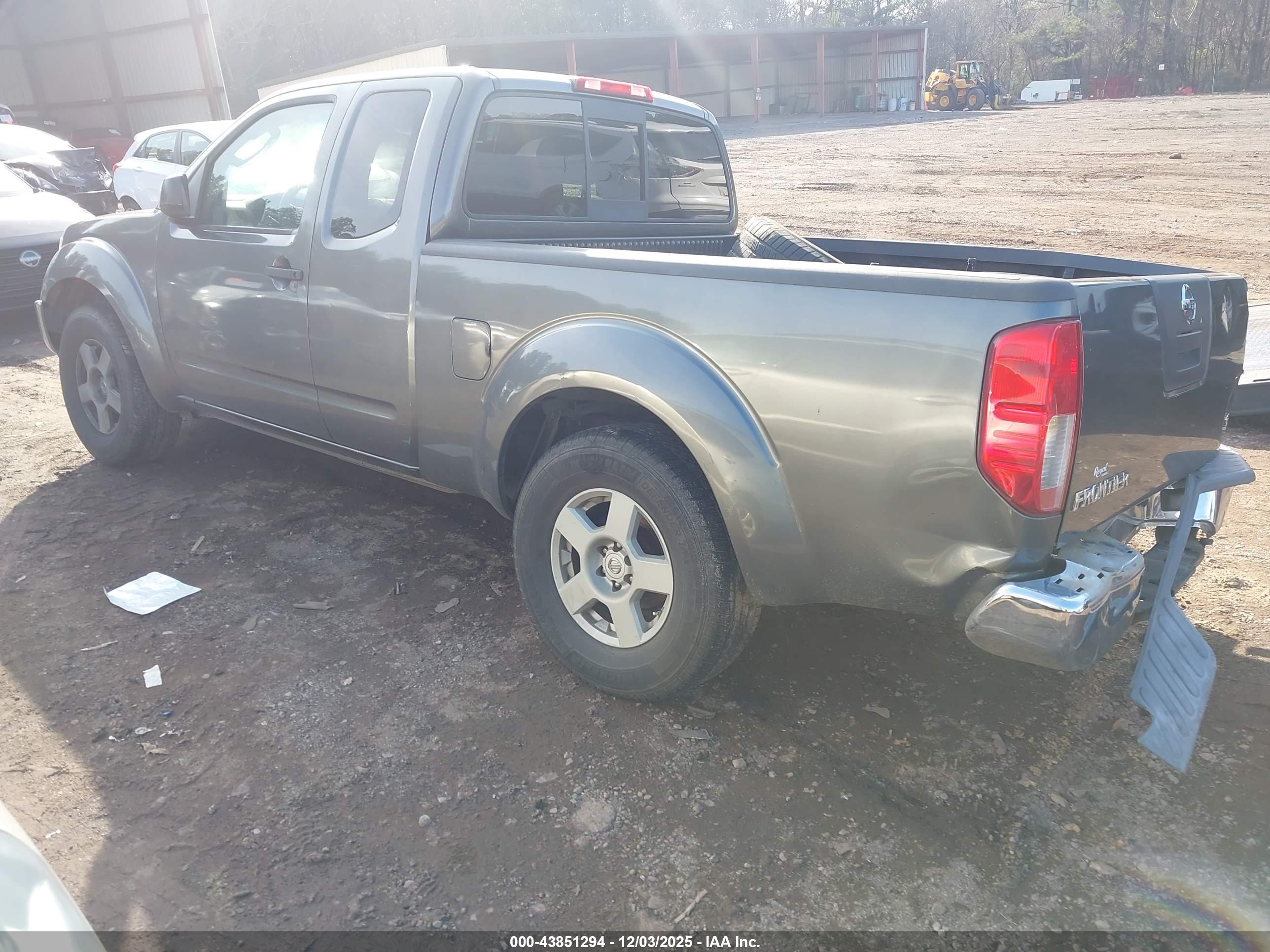NISSAN FRONTIER image 3