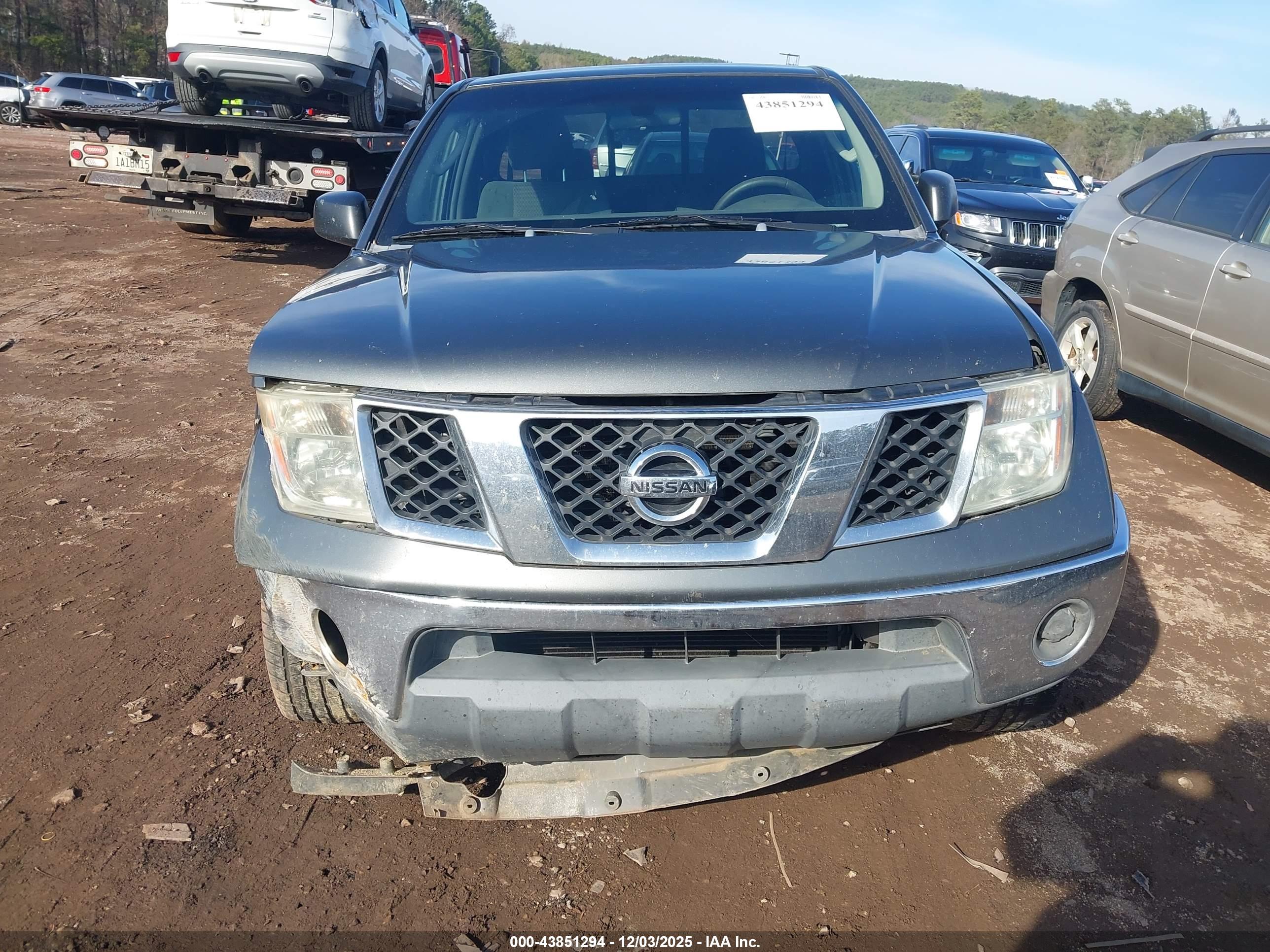 NISSAN FRONTIER image 6