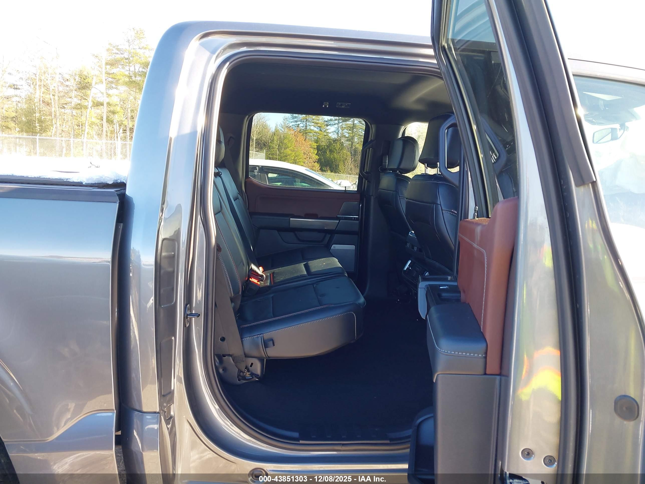 FORD F-150 image 8