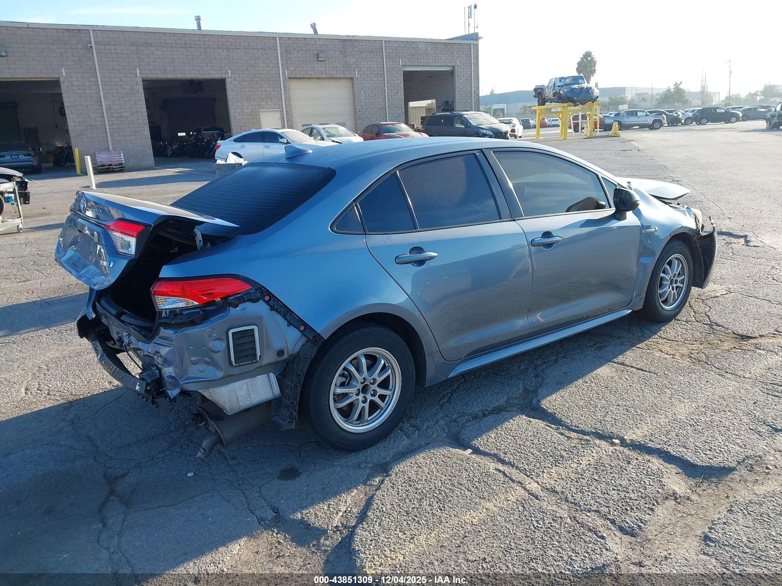 TOYOTA COROLLA image 4