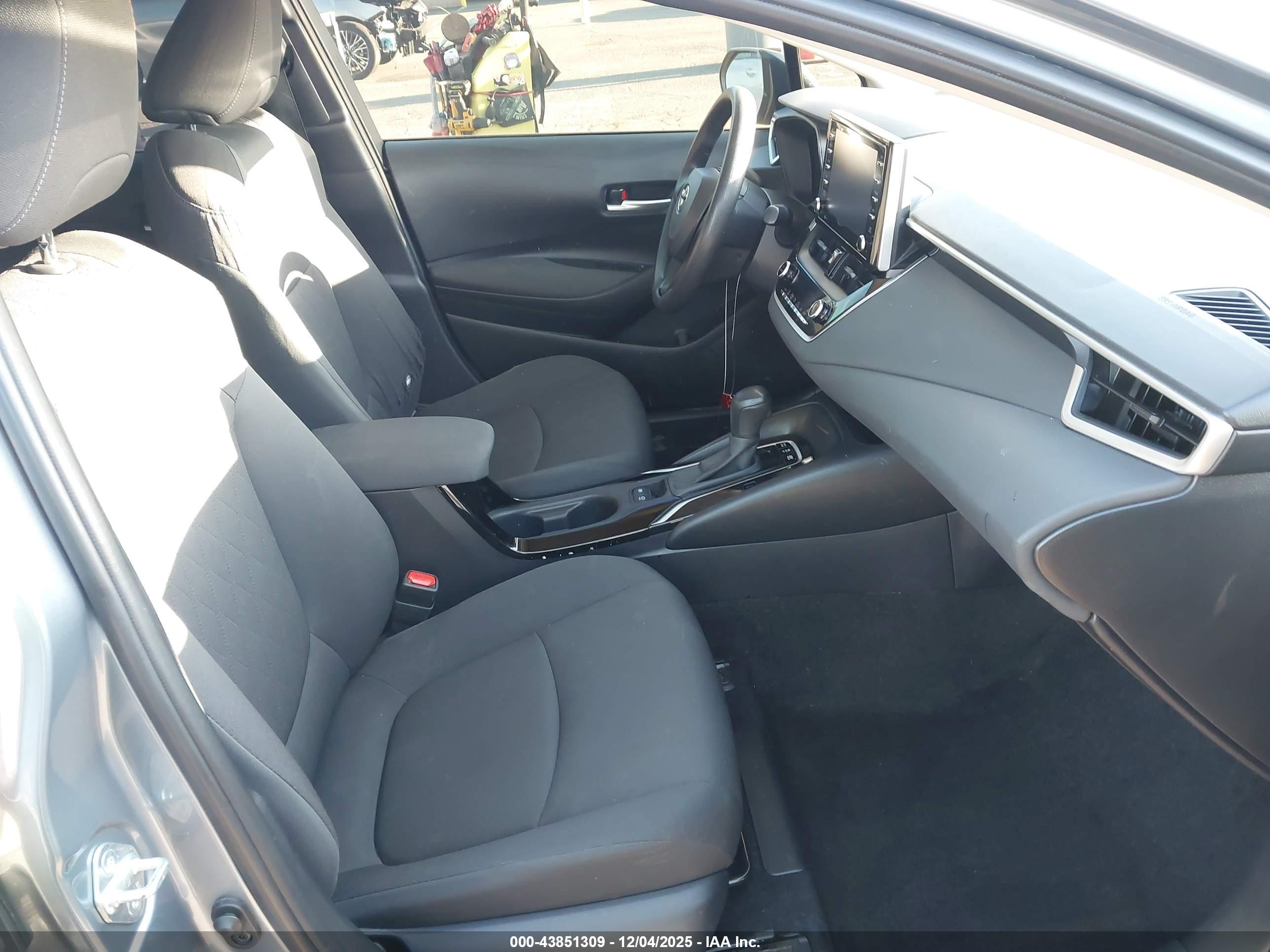 TOYOTA COROLLA image 5