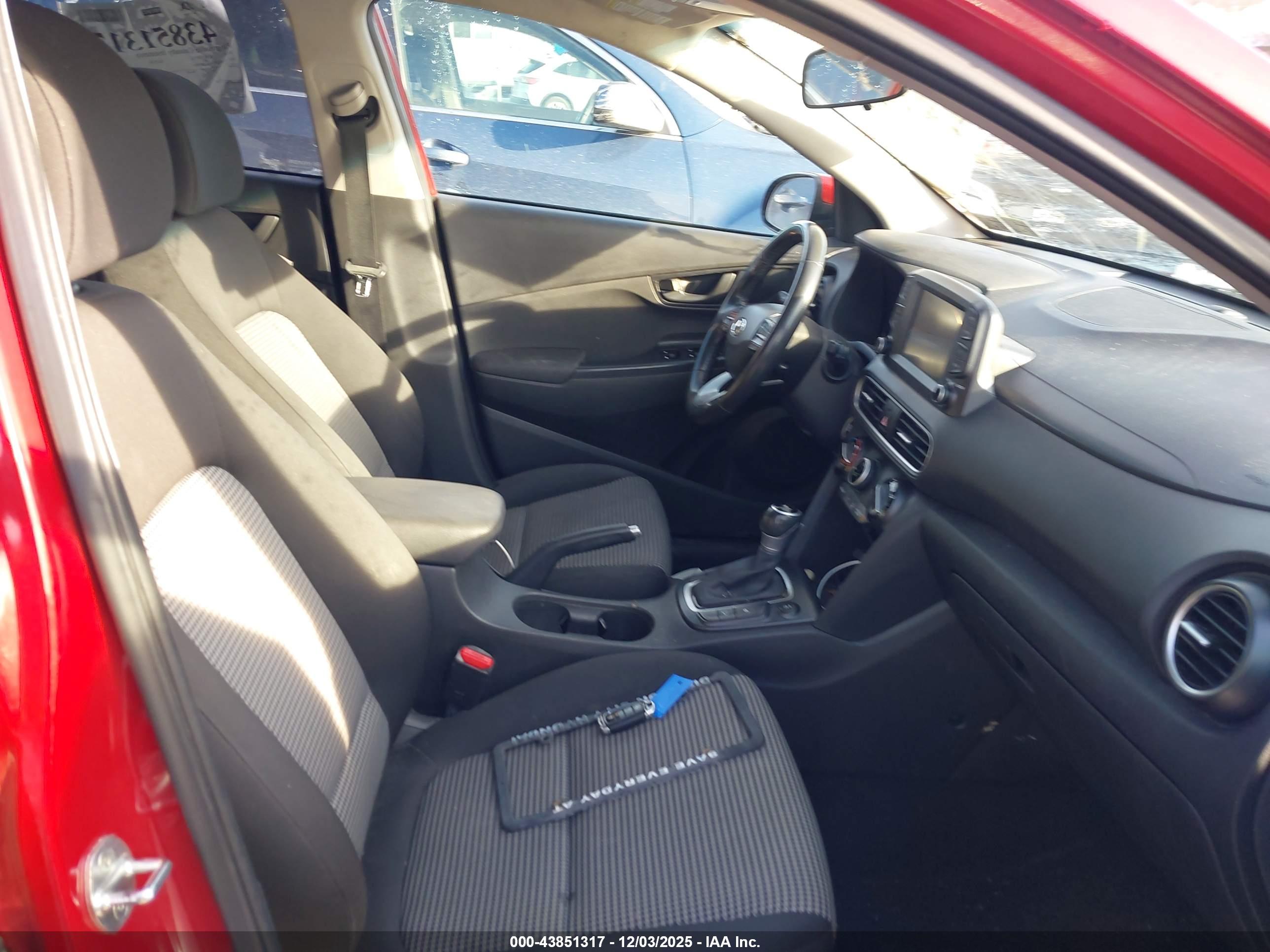 HYUNDAI KONA image 5