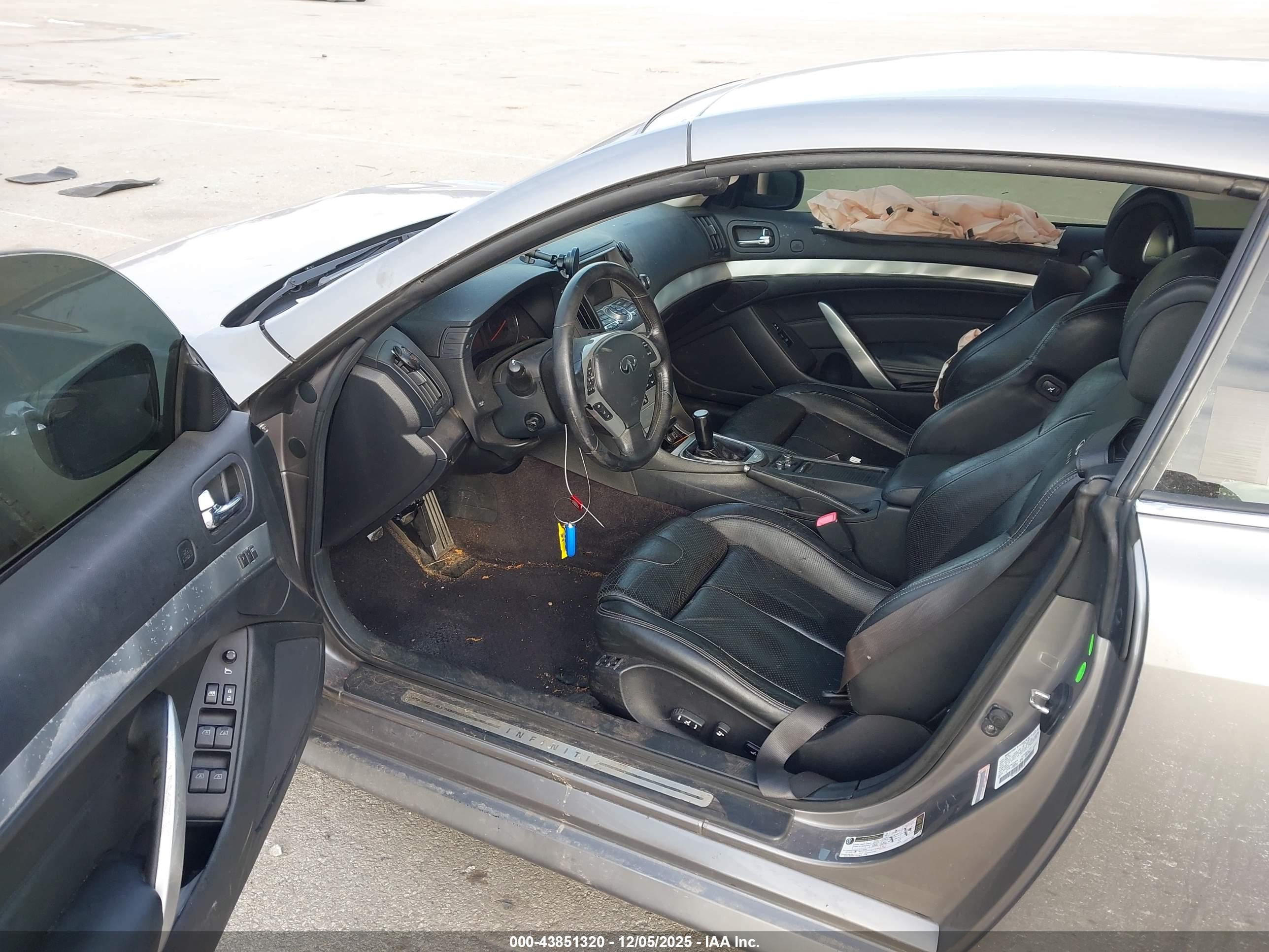 INFINITI G37 image 5