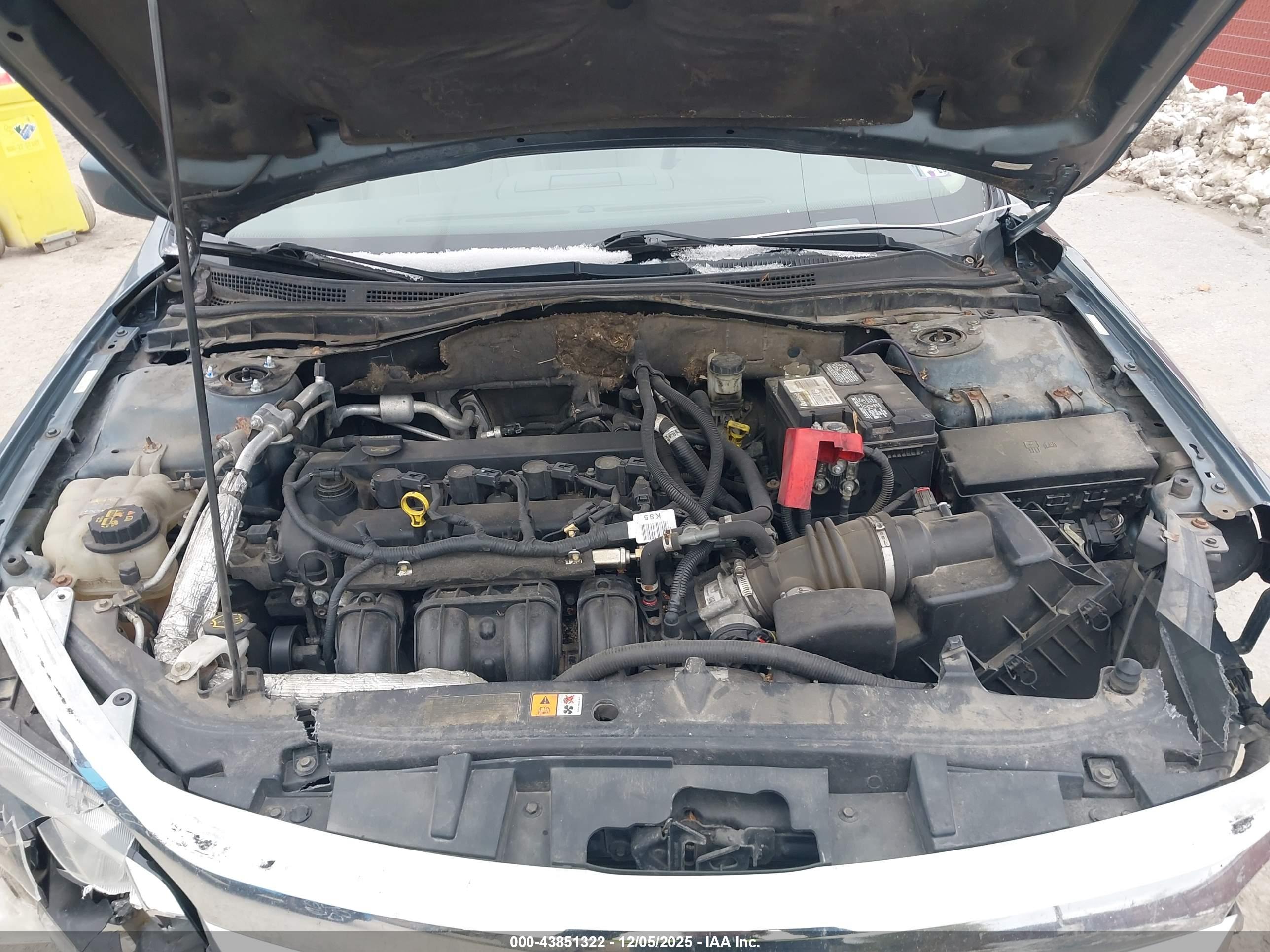 FORD FUSION image 10