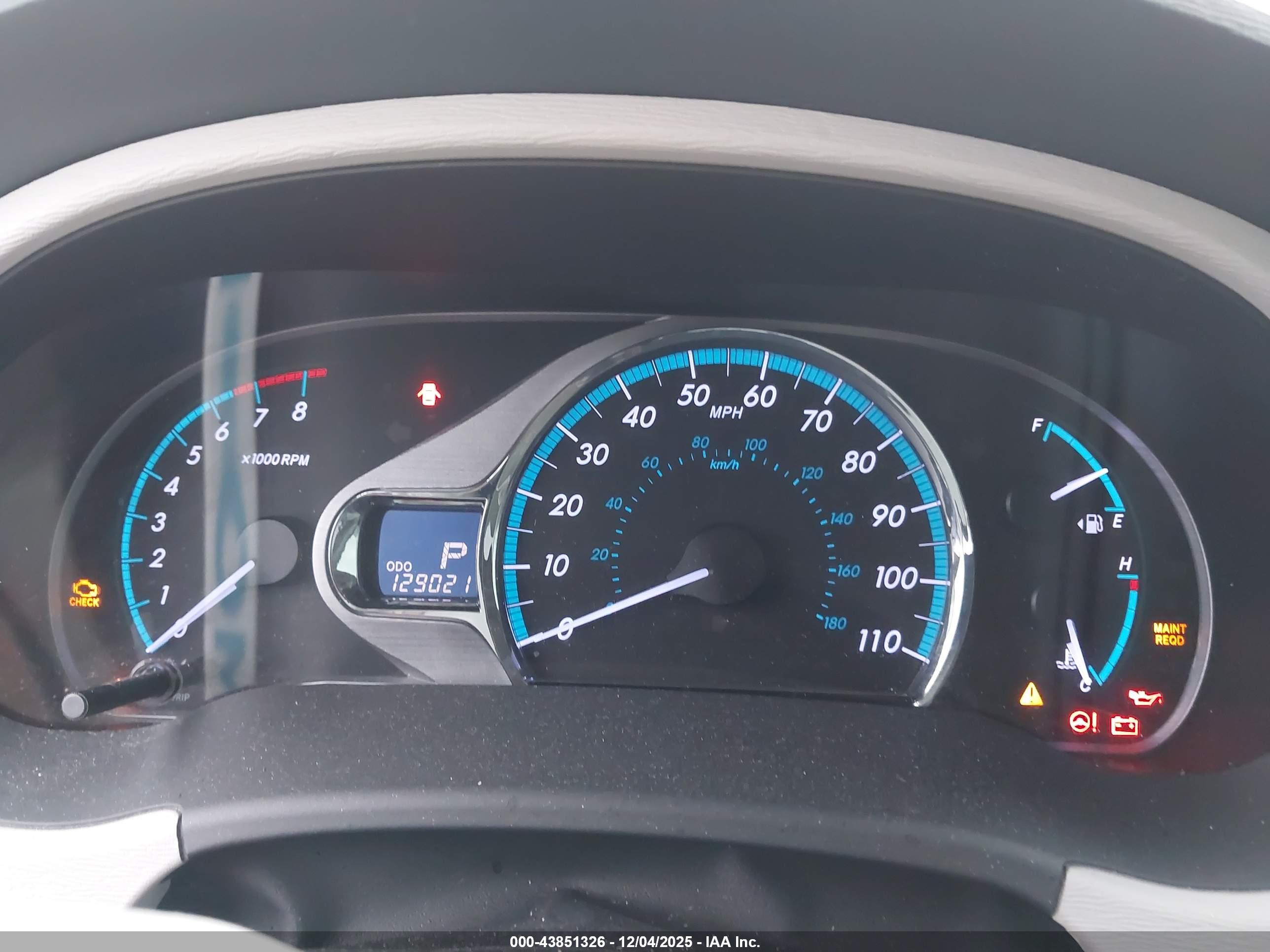 TOYOTA SIENNA image 7