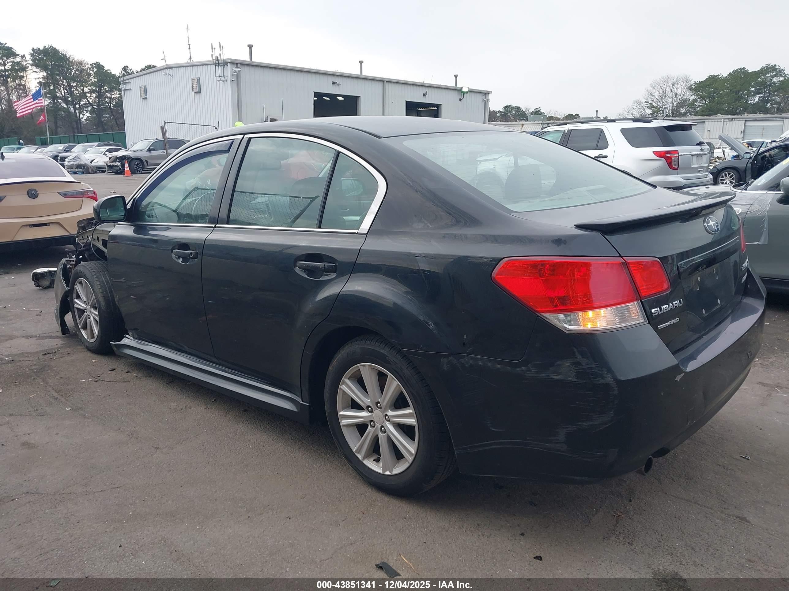 SUBARU LEGACY image 3