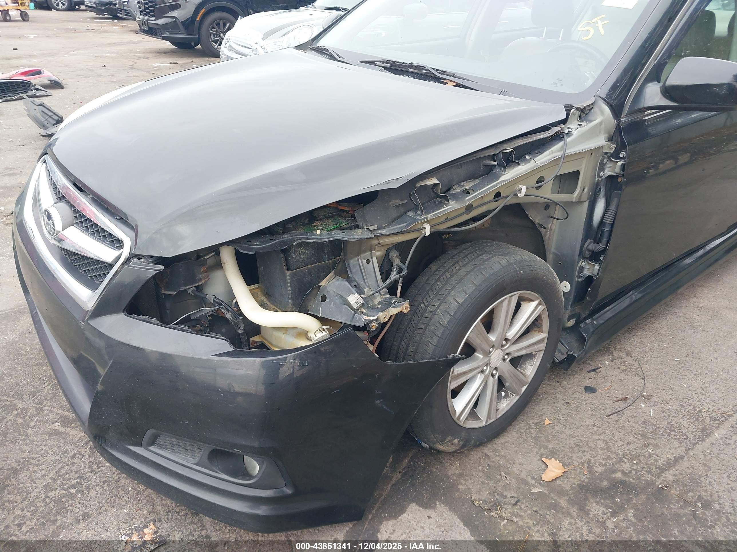 SUBARU LEGACY image 6