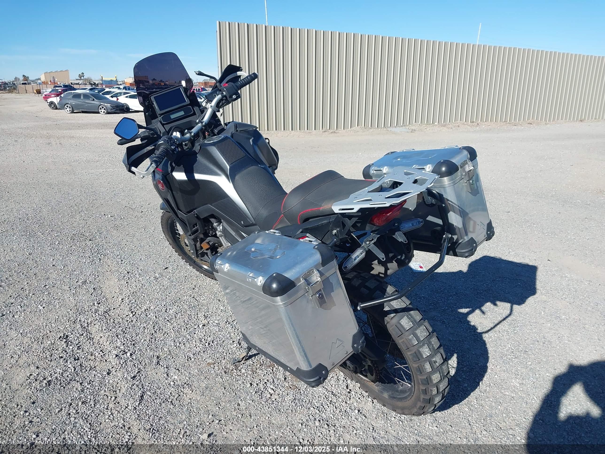 HONDA CRF1100 image 3