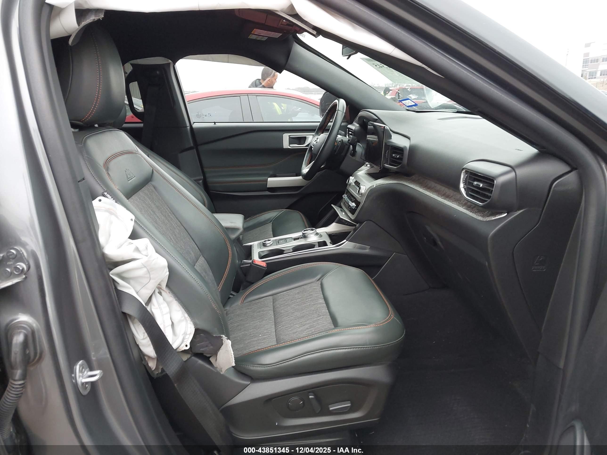 FORD EXPLORER image 5