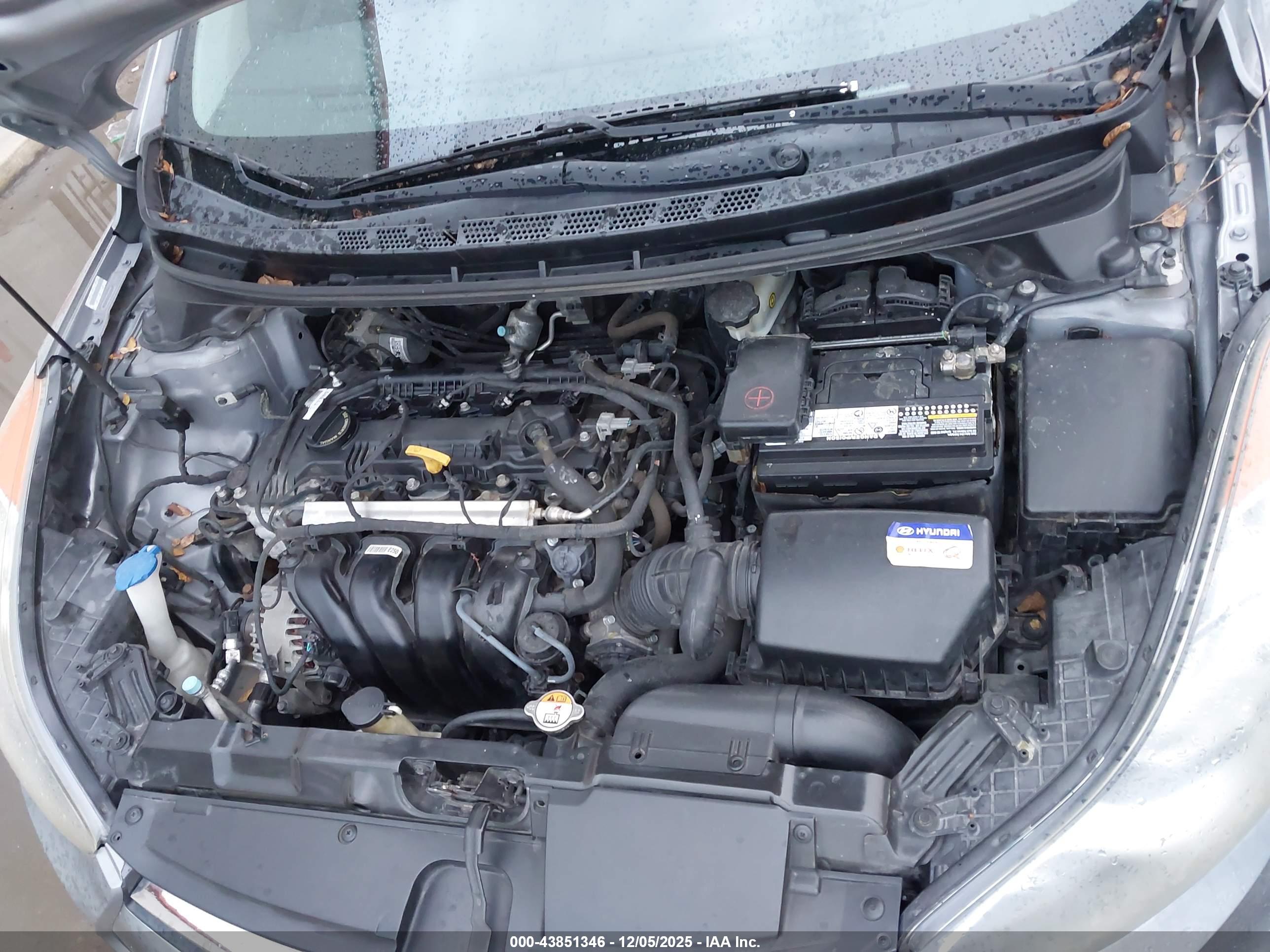 HYUNDAI ELANTRA image 10