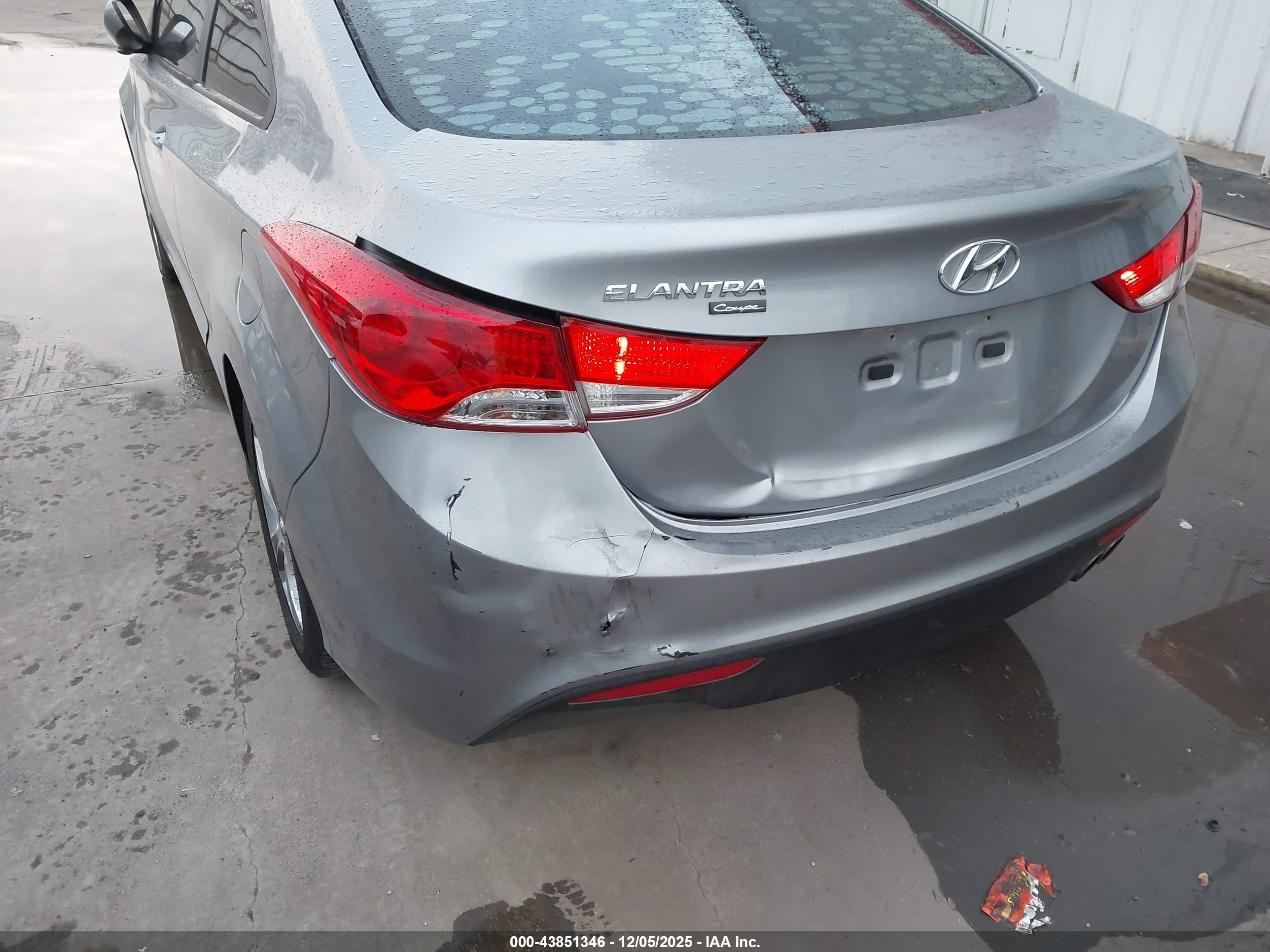 HYUNDAI ELANTRA image 6