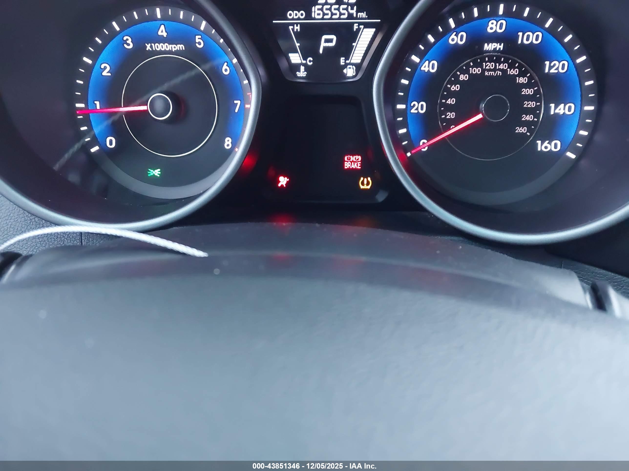 HYUNDAI ELANTRA image 7
