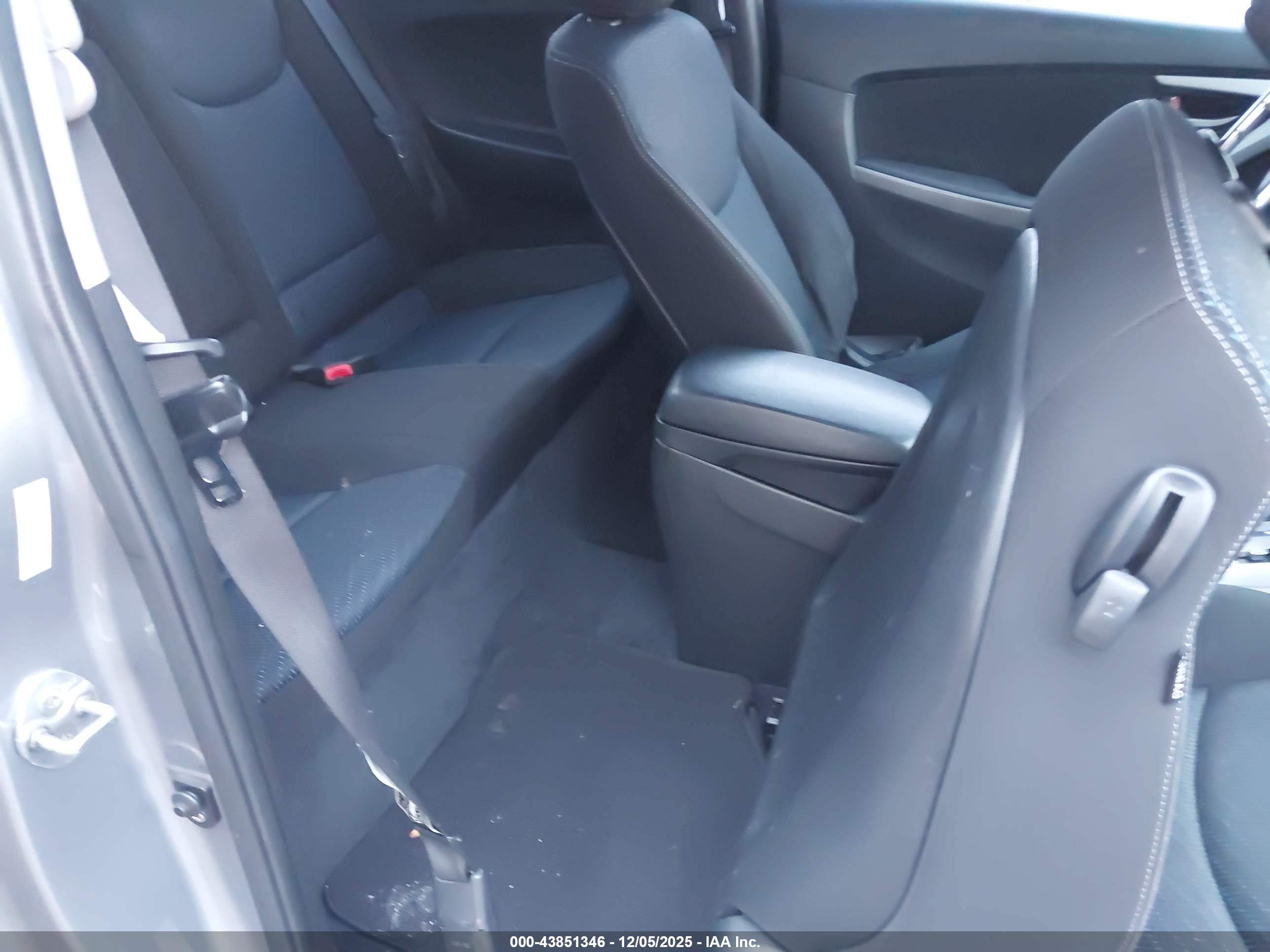 HYUNDAI ELANTRA image 8