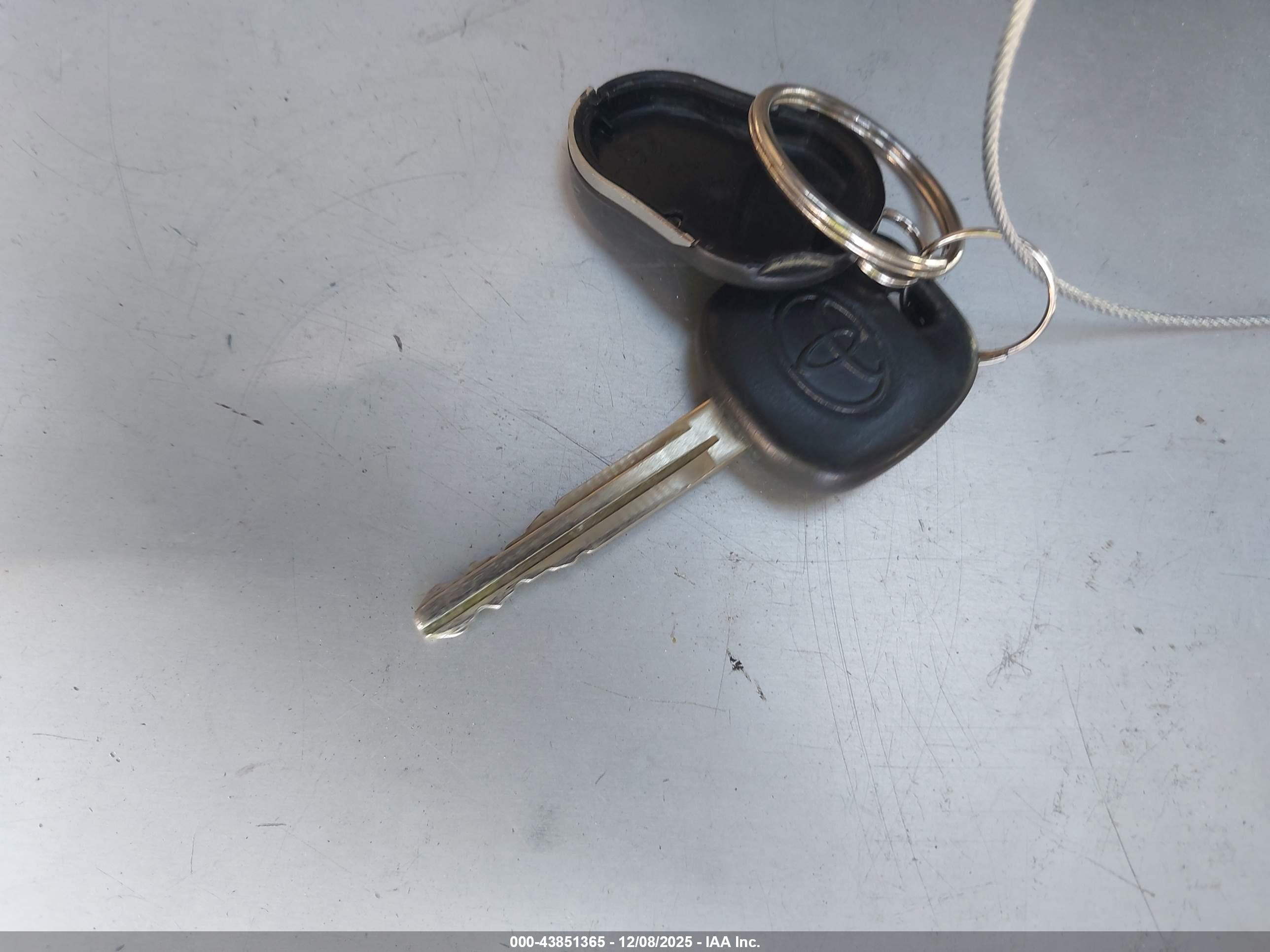 TOYOTA COROLLA image 11