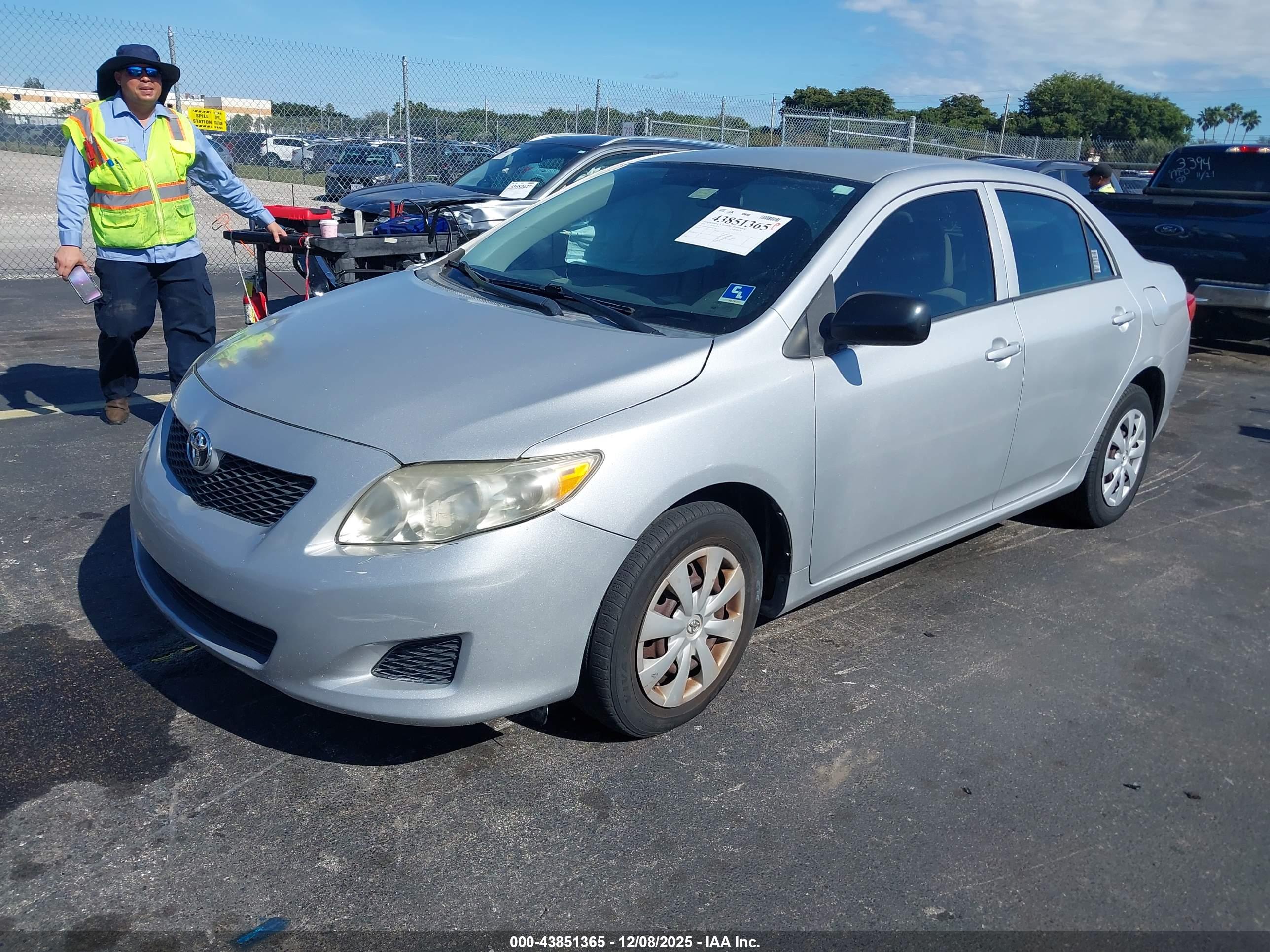 TOYOTA COROLLA image 2
