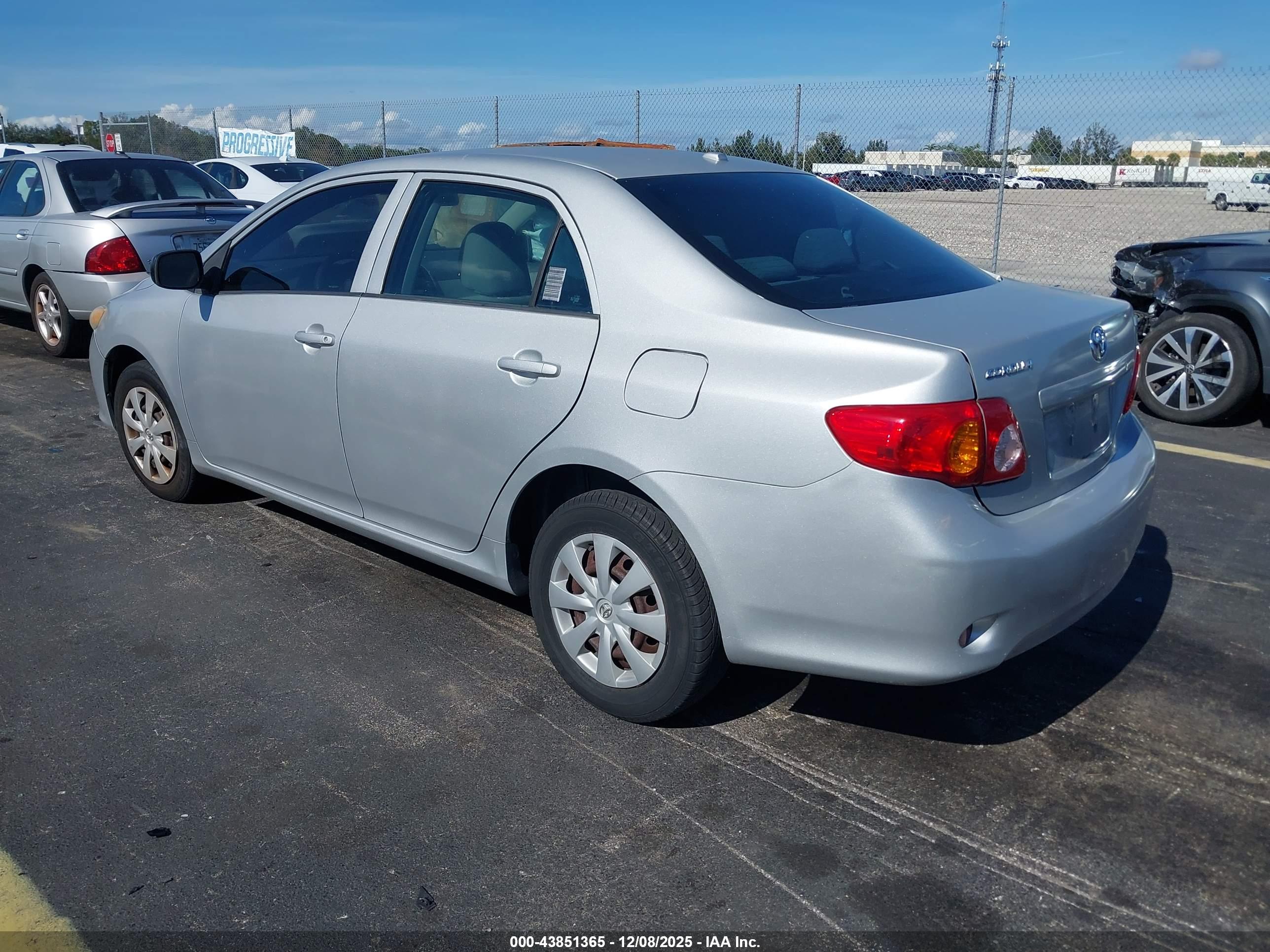 TOYOTA COROLLA image 3