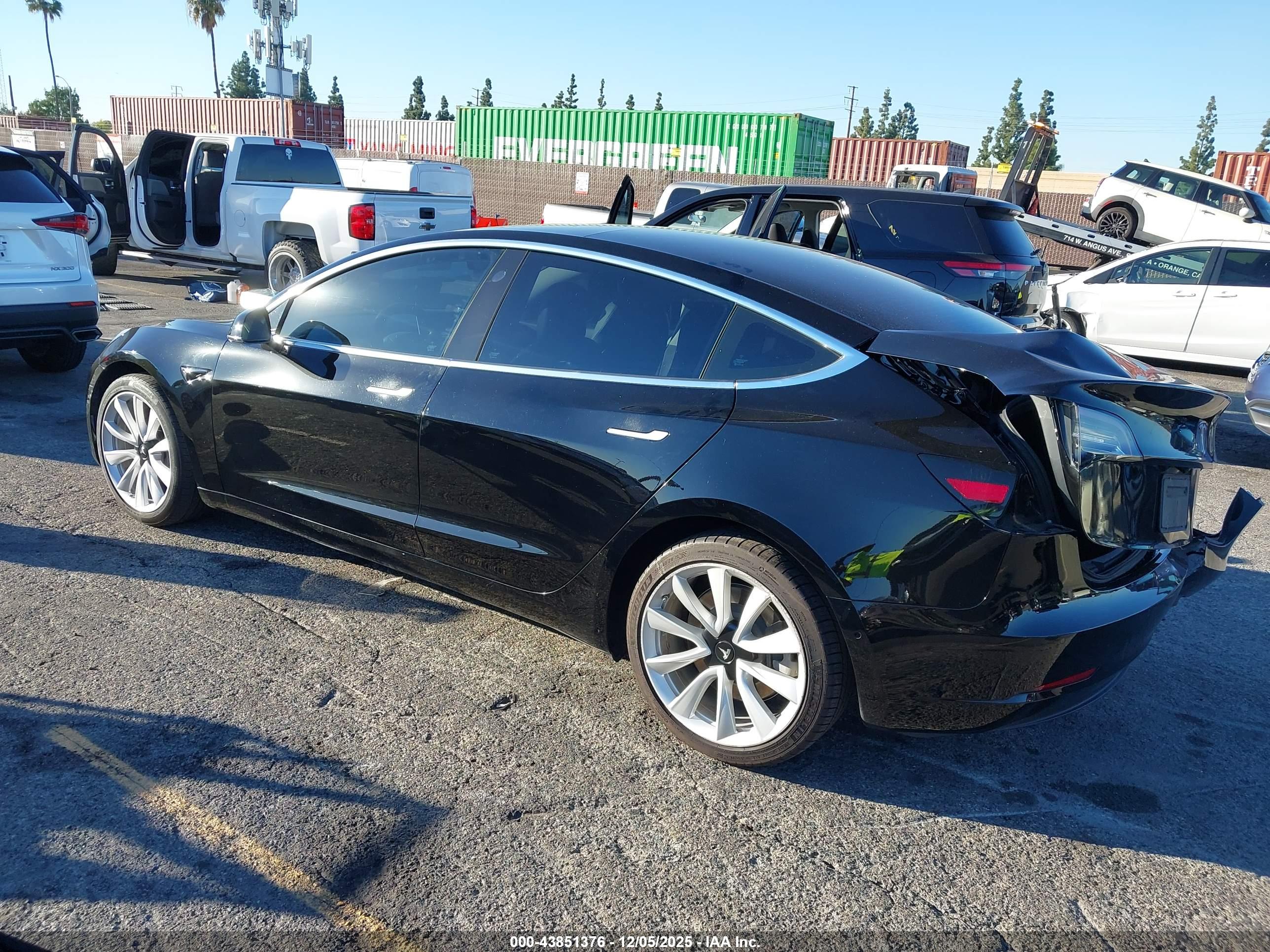 TESLA MODEL image 3