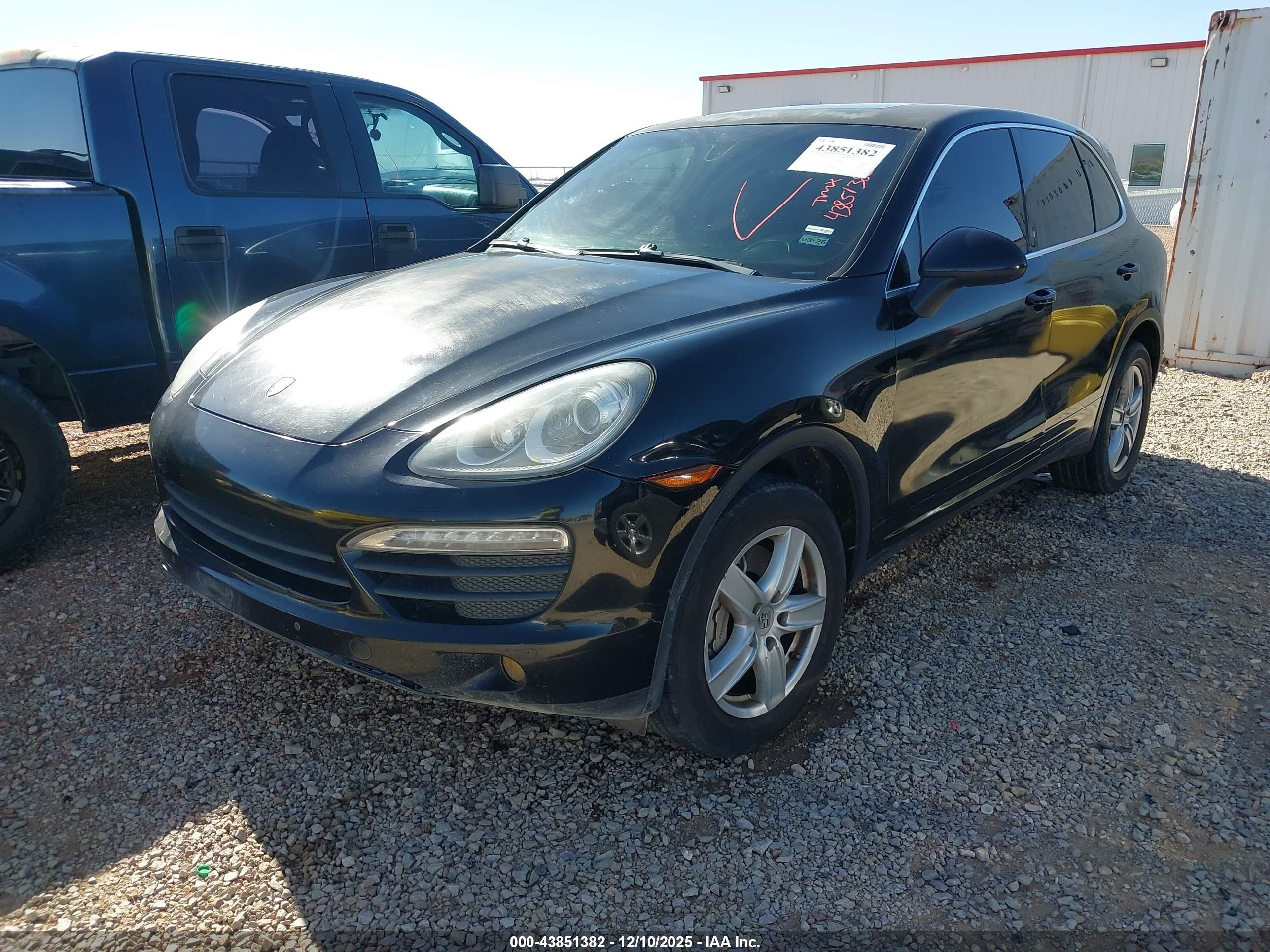 PORSCHE CAYENNE image 2