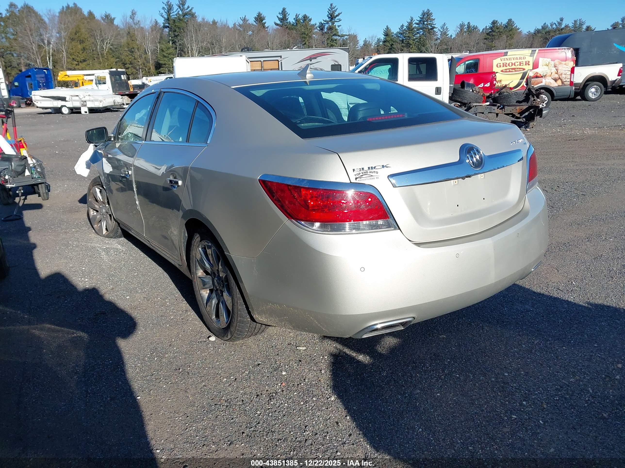 BUICK LACROSSE image 3