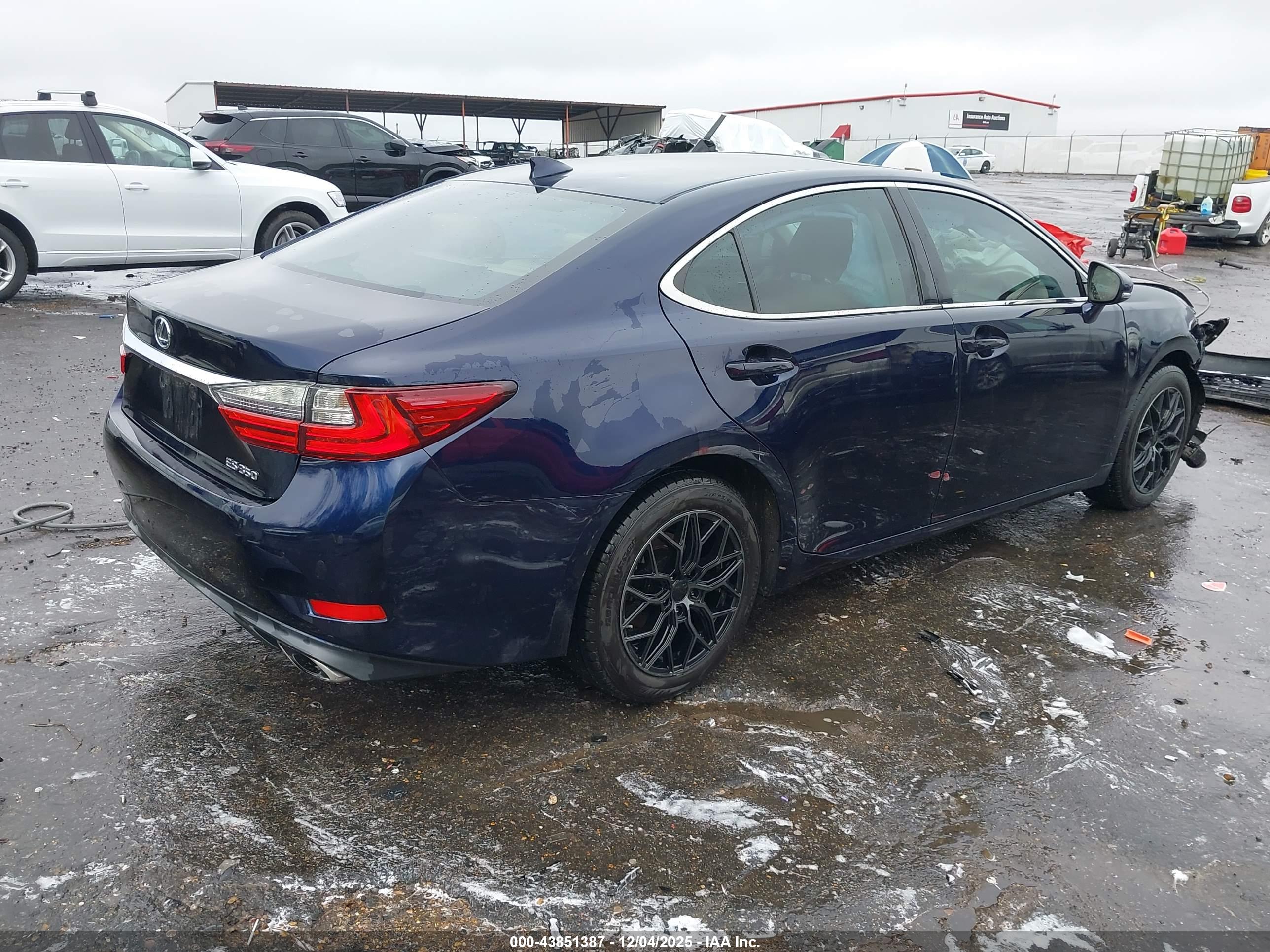 LEXUS ES image 4