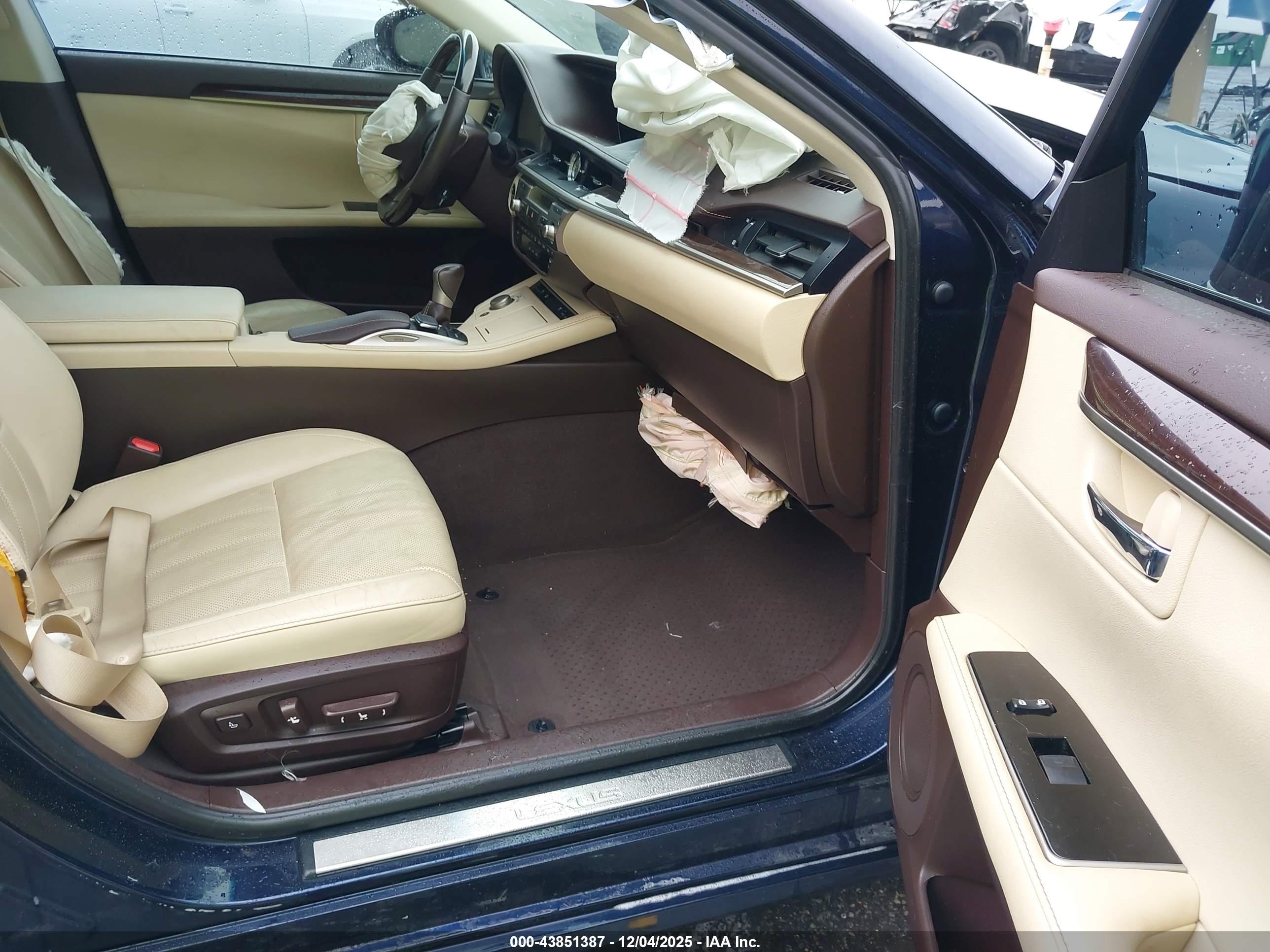 LEXUS ES image 5