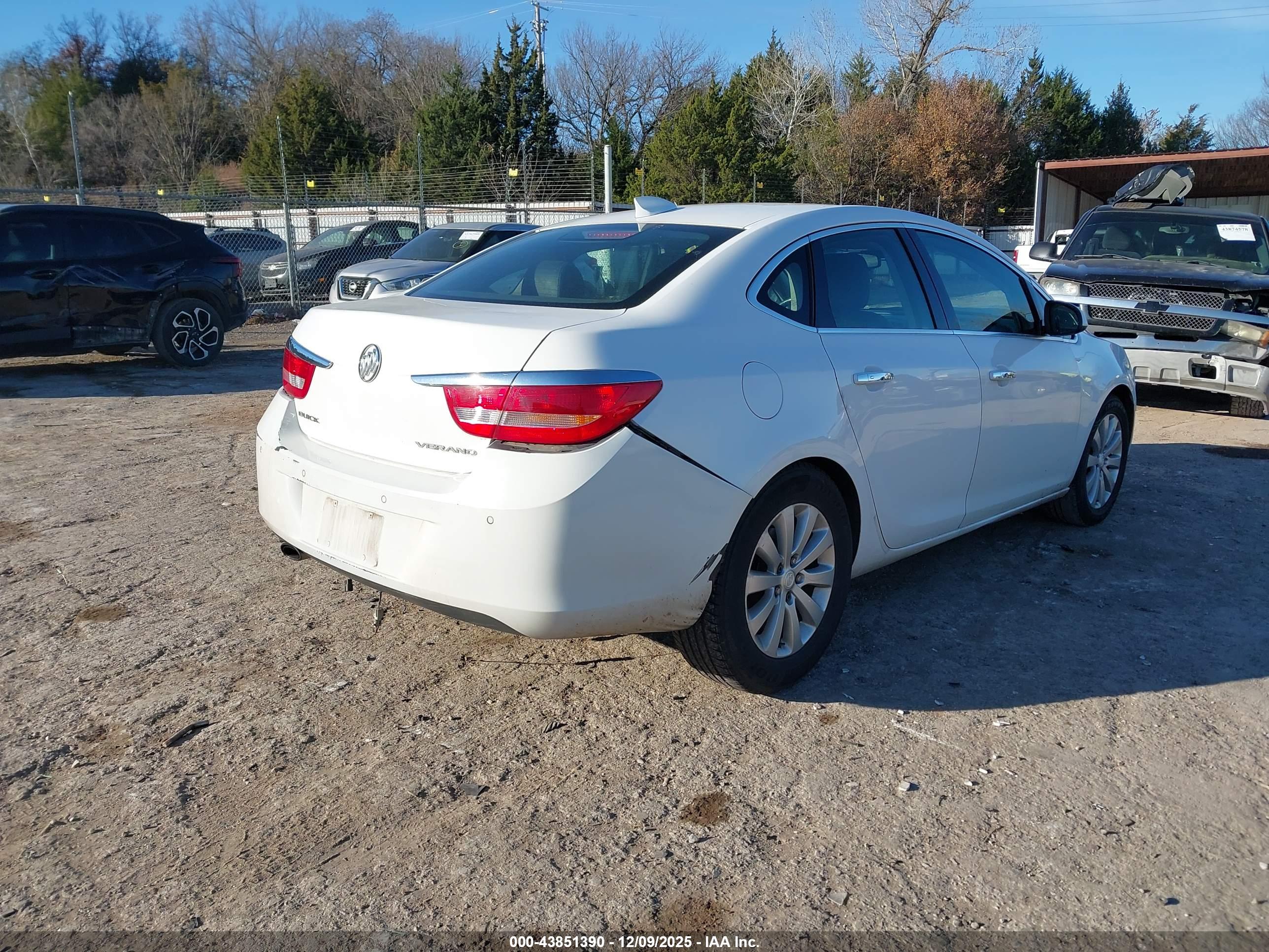 BUICK VERANO image 4
