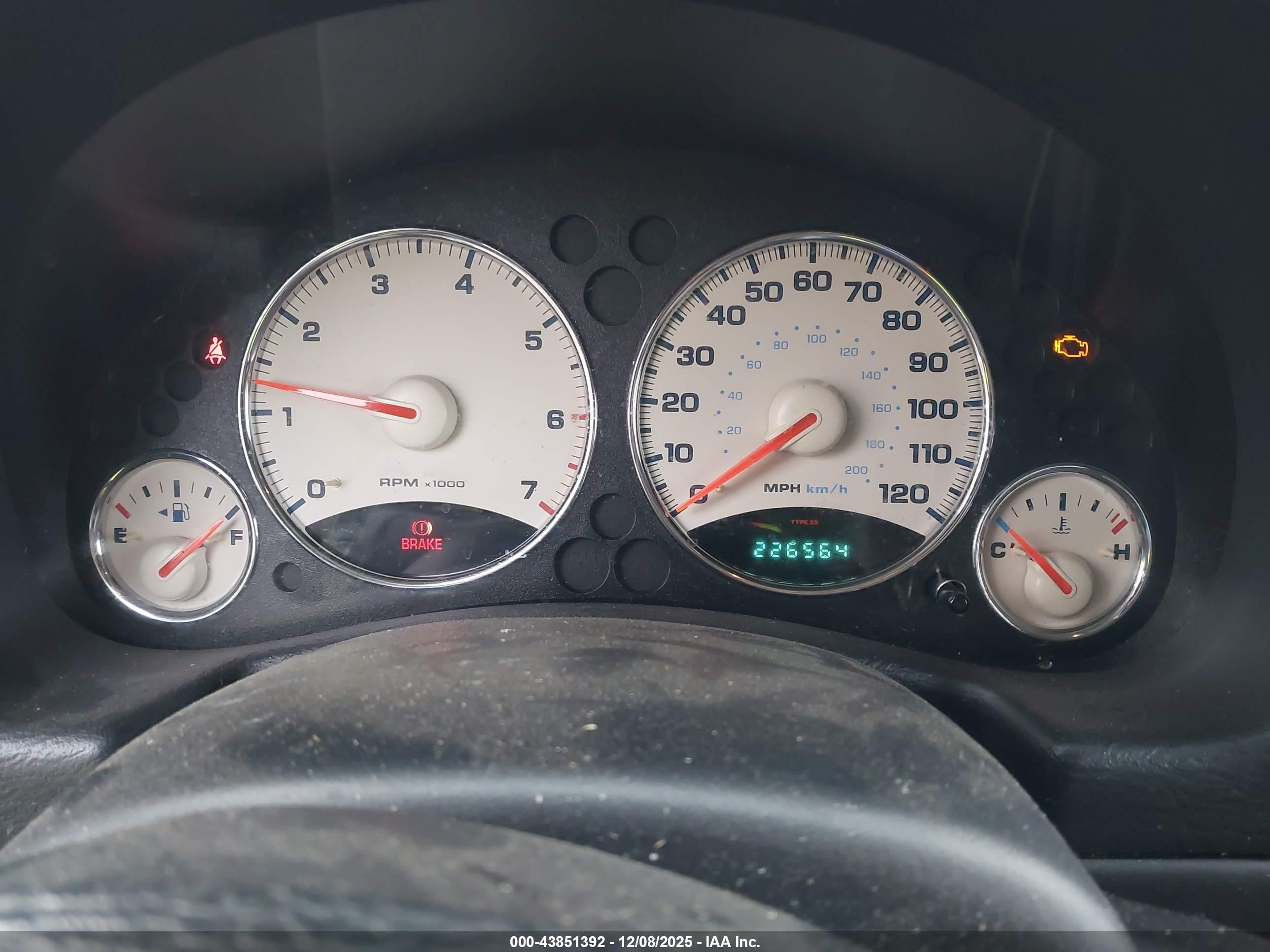 JEEP LIBERTY image 7