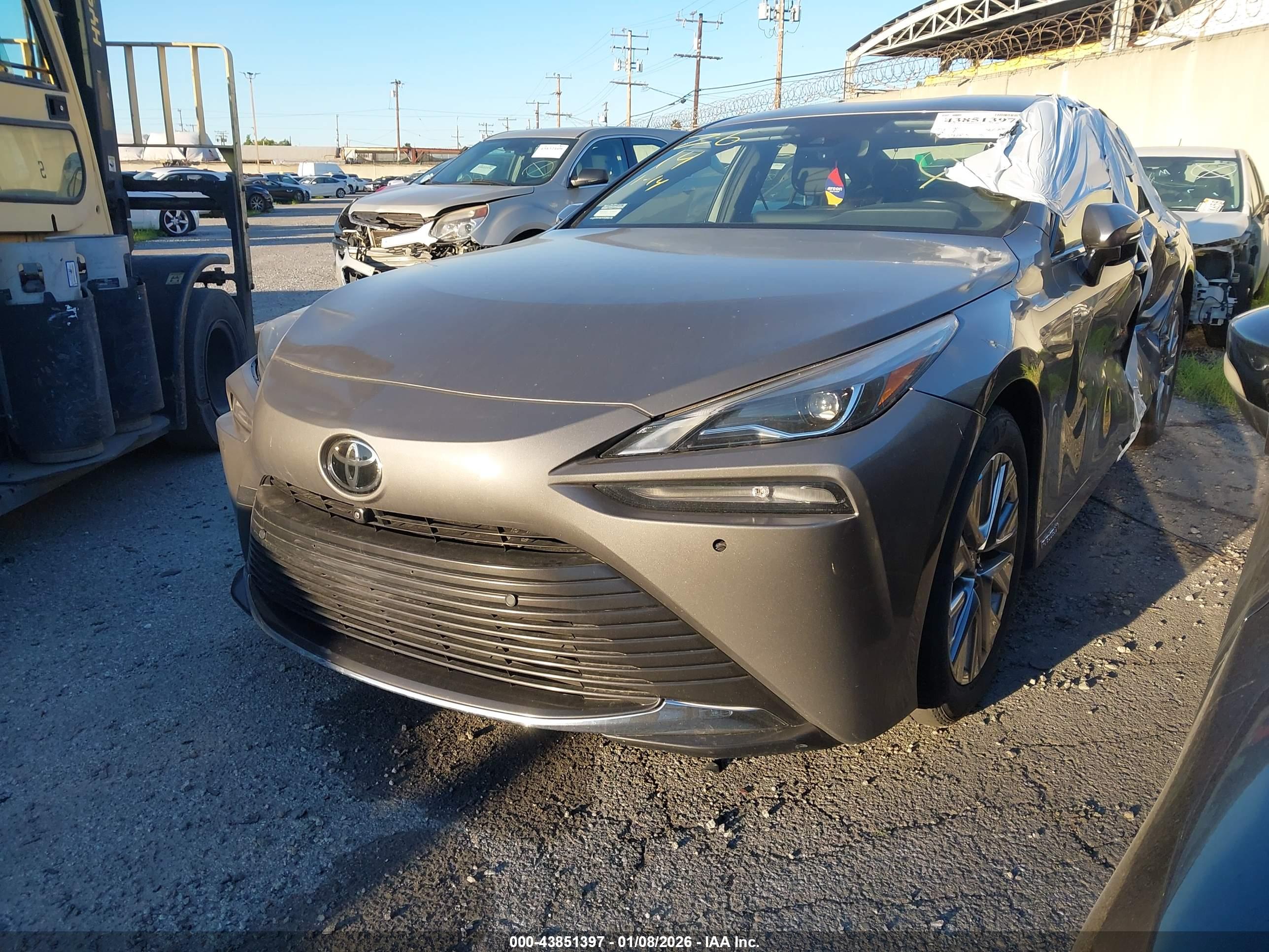 TOYOTA MIRAI image 2