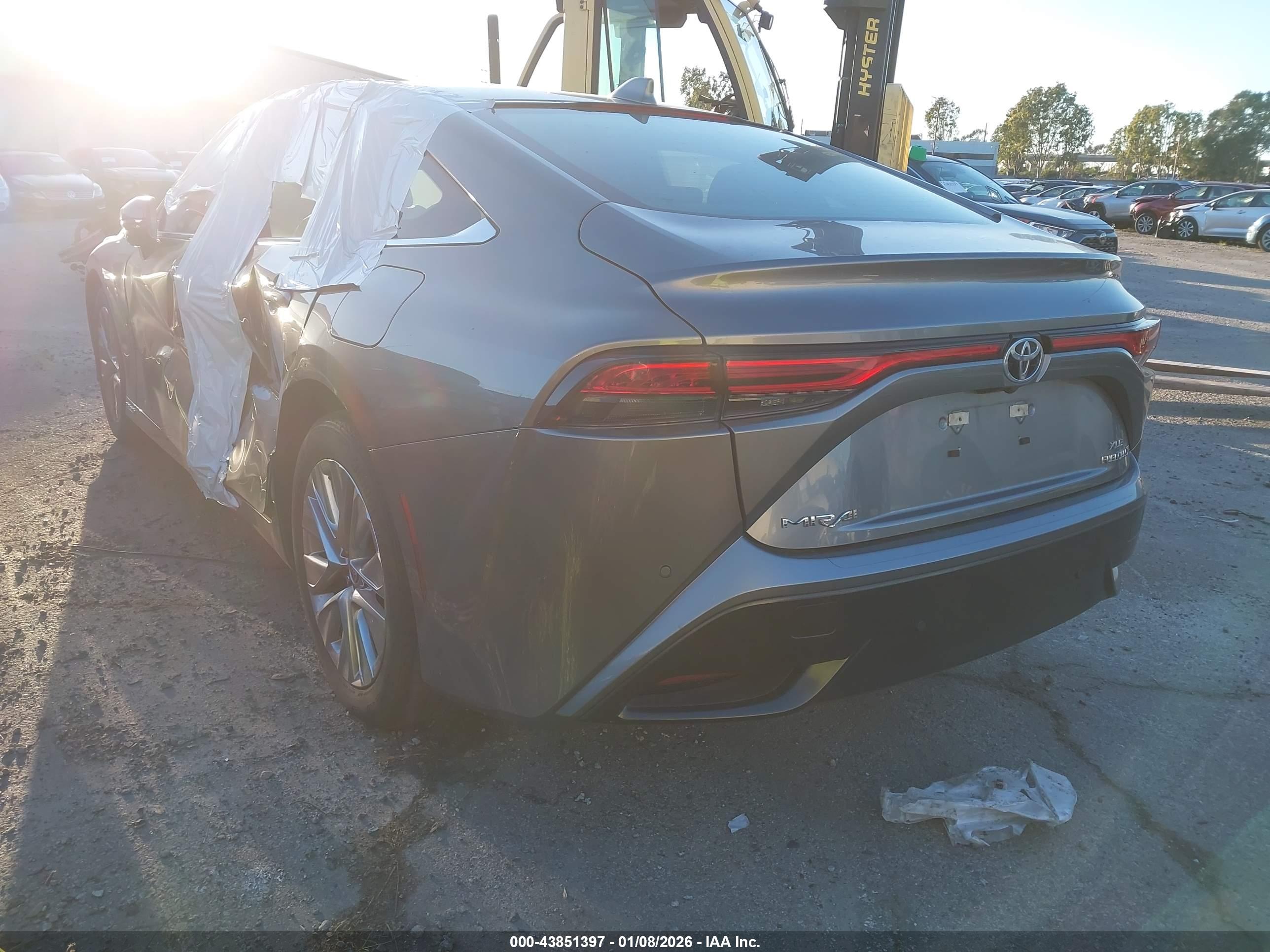 TOYOTA MIRAI image 3