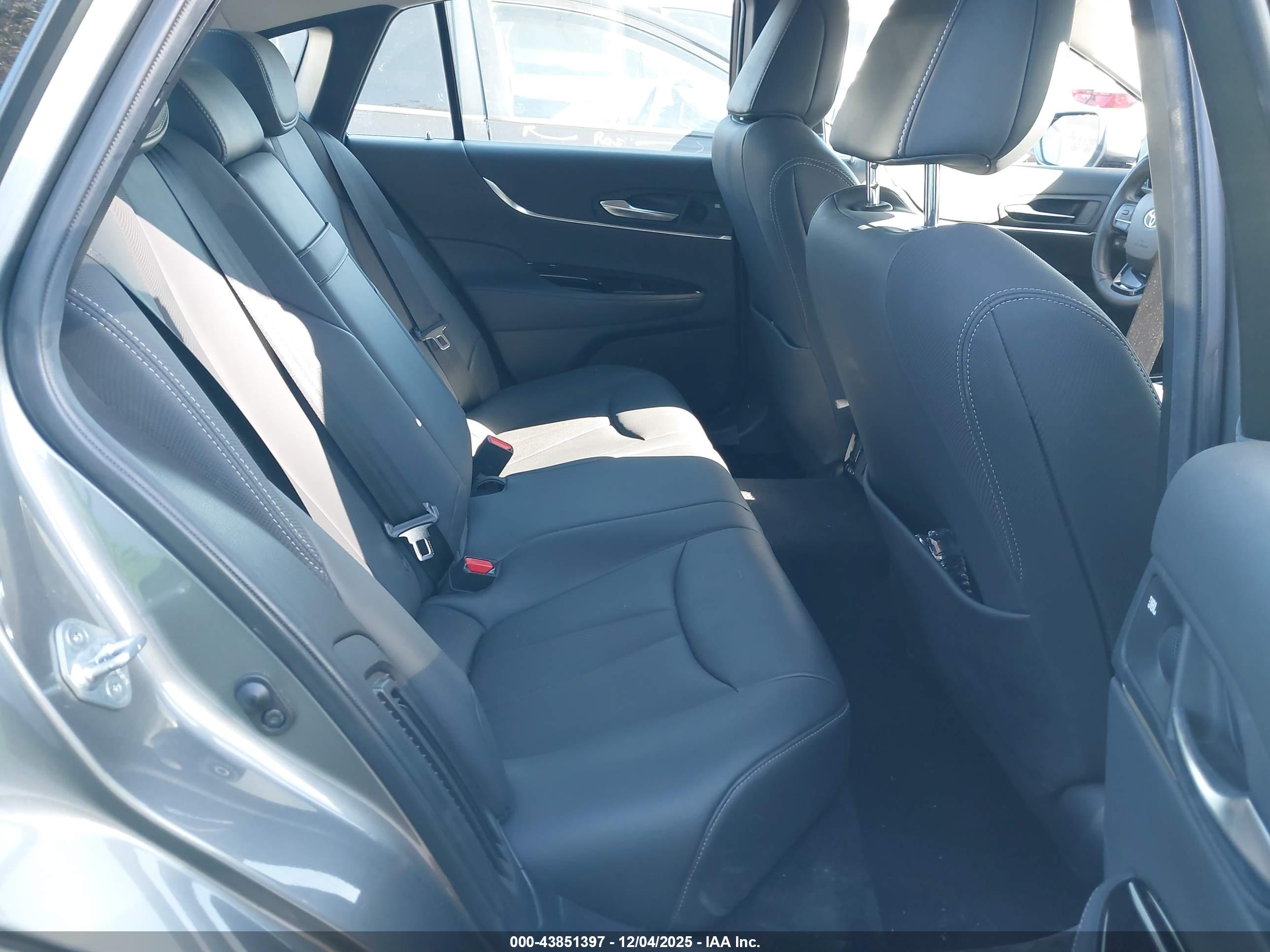 TOYOTA MIRAI image 8