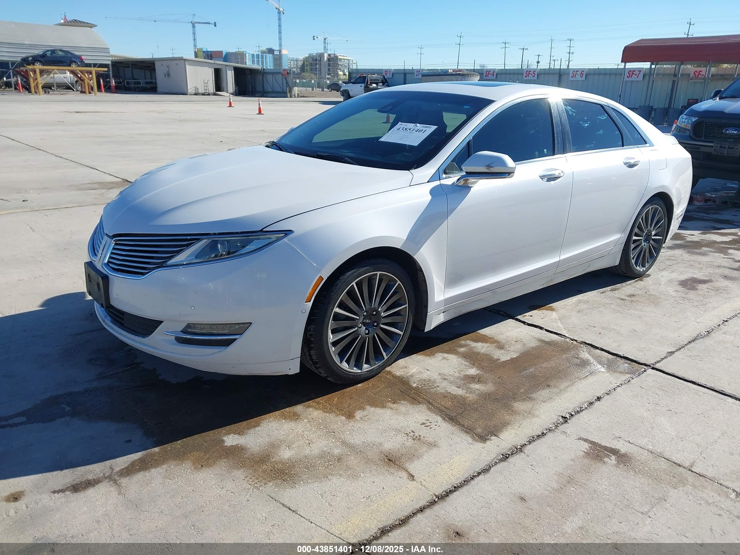 LINCOLN MKZ image 2