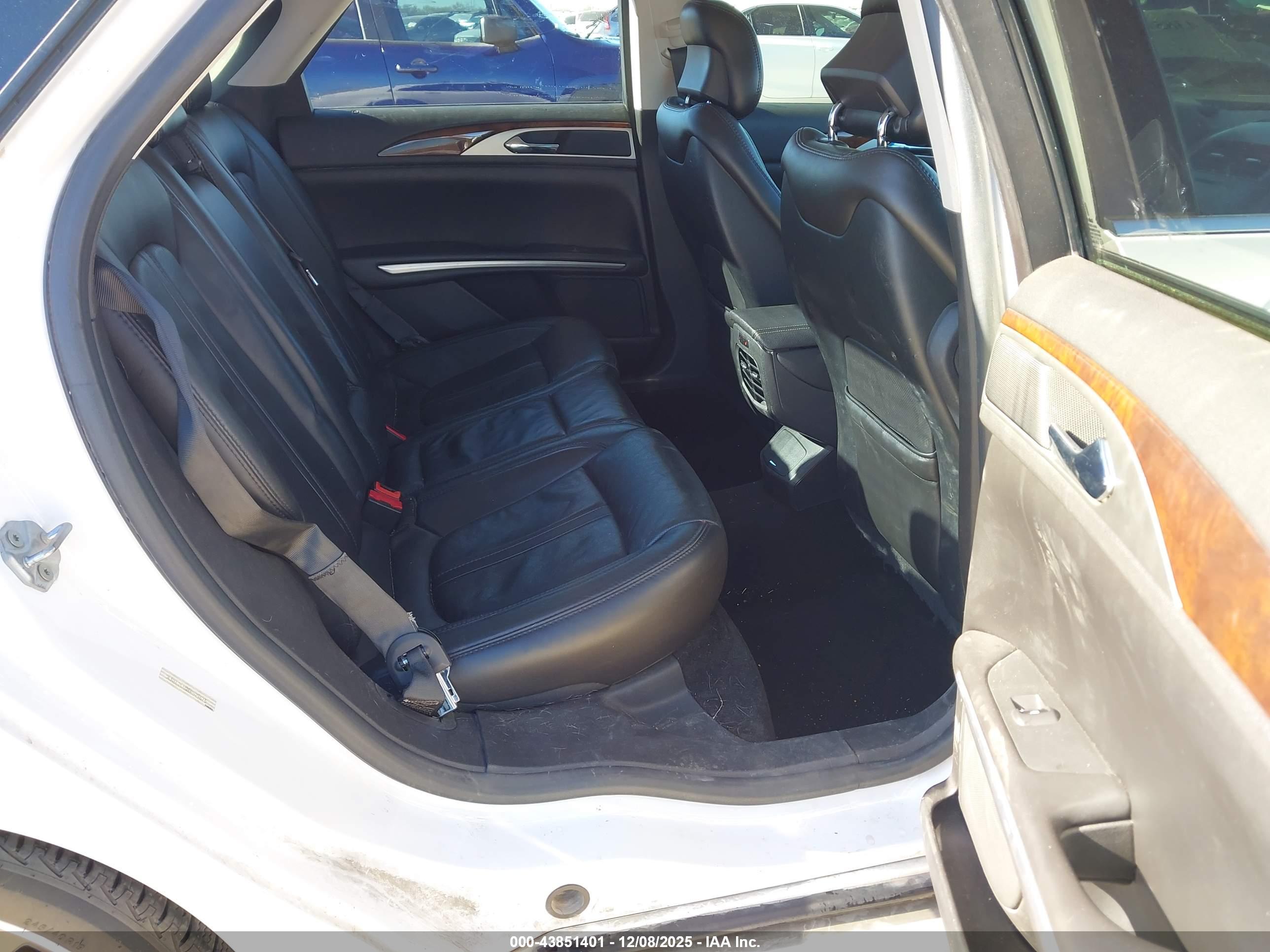LINCOLN MKZ image 8