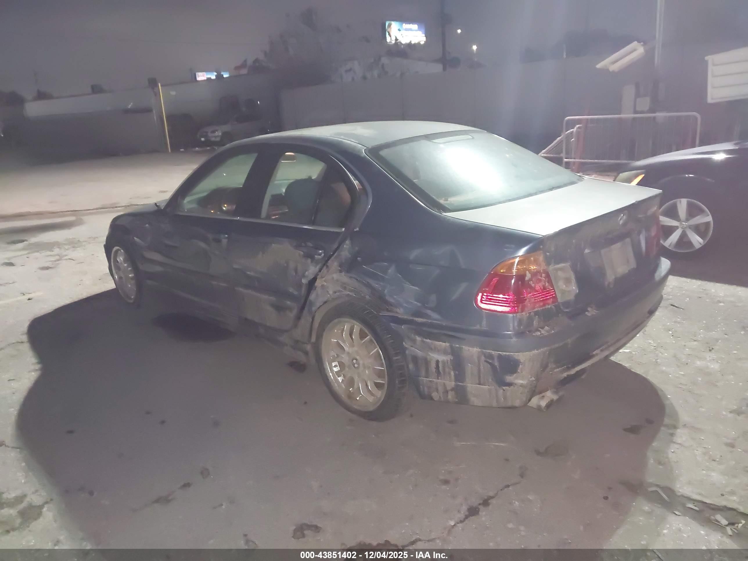 BMW 330I image 3