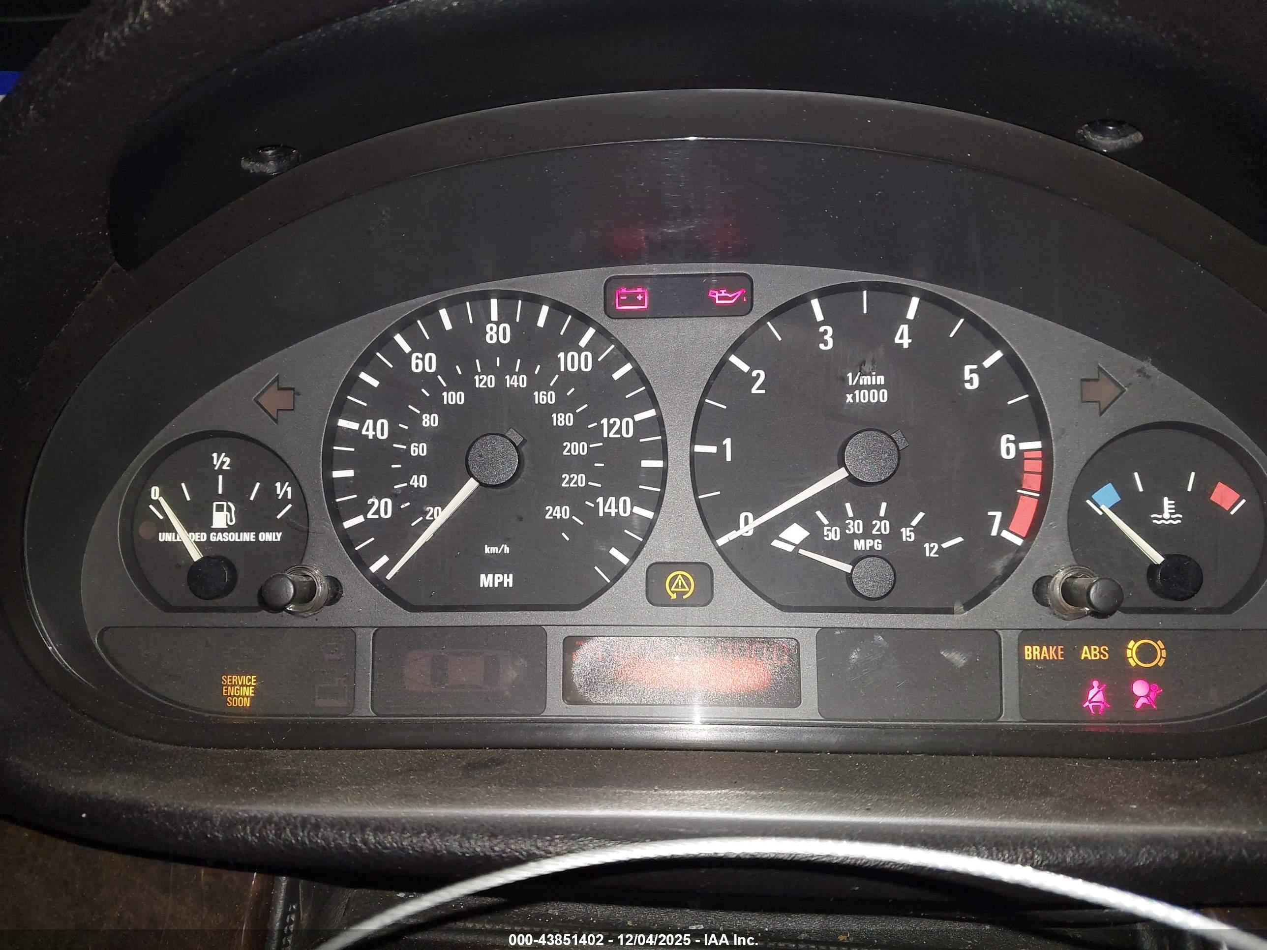 BMW 330I image 7