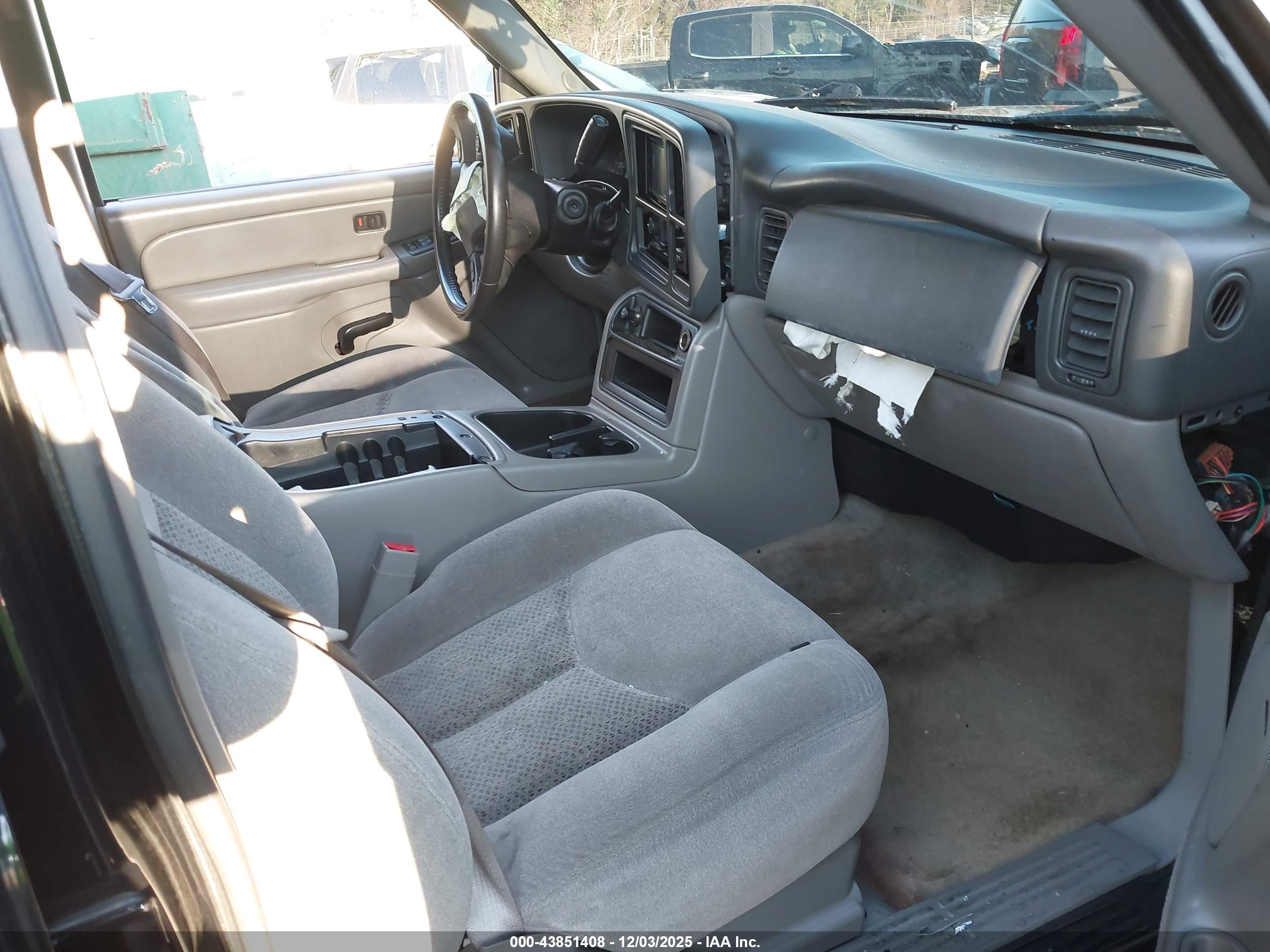 CHEVROLET TAHOE image 5