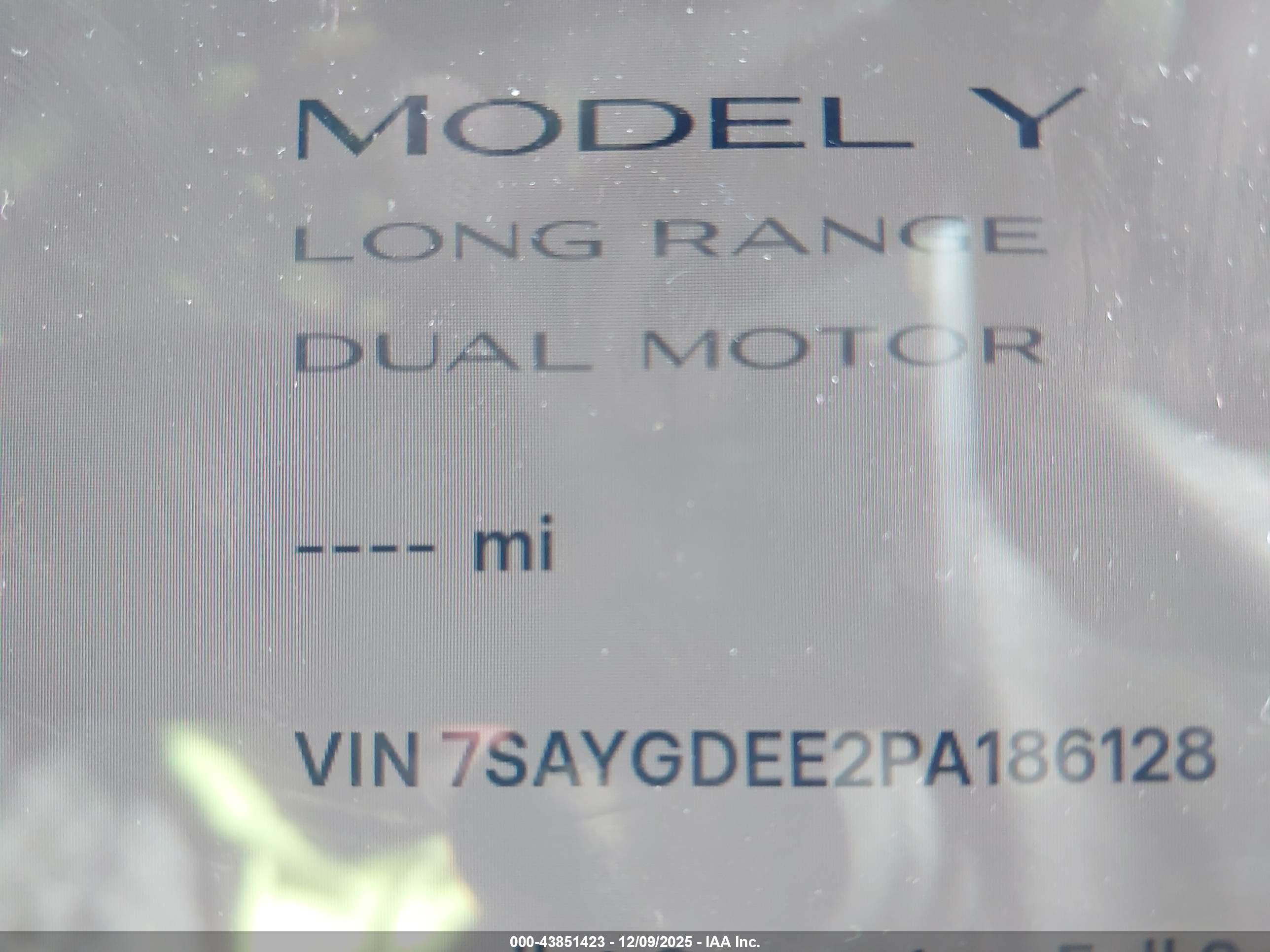 TESLA MODEL image 7