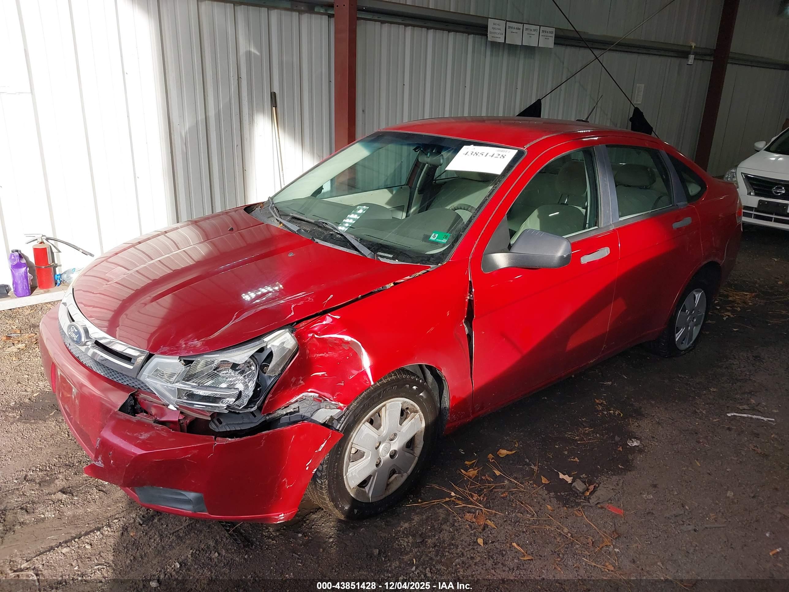FORD FOCUS image 2