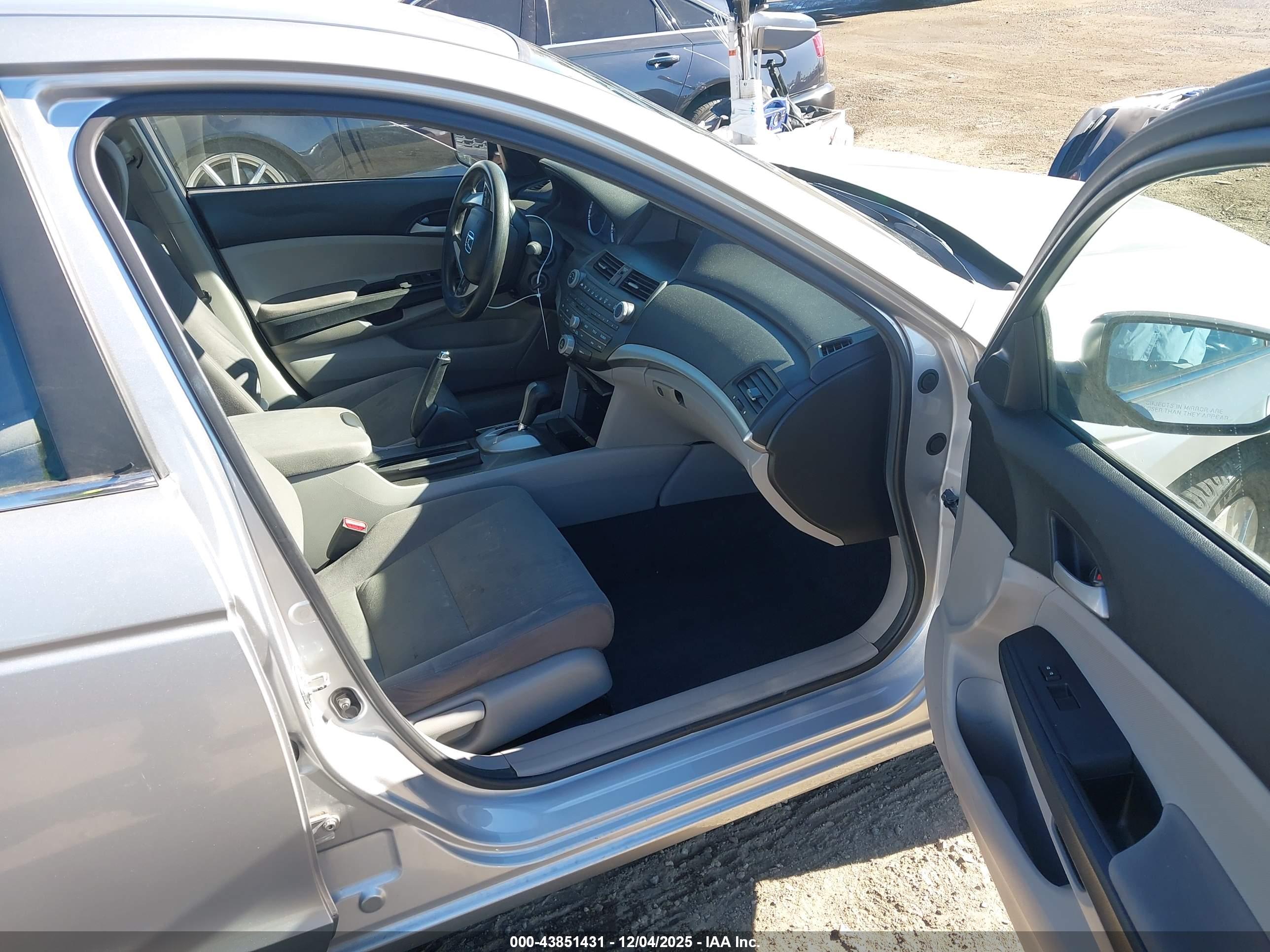 HONDA ACCORD image 5