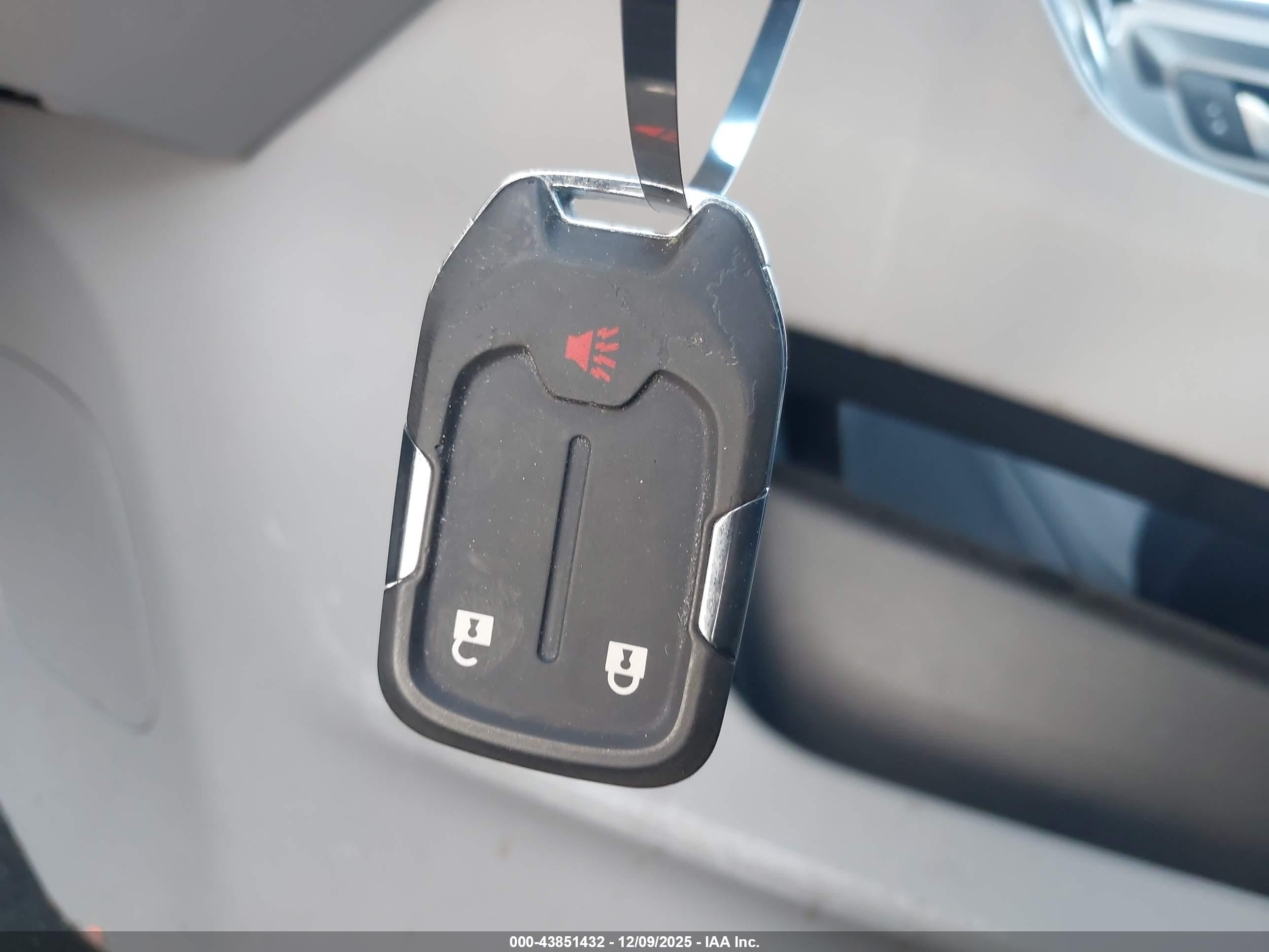 GMC TERRAIN image 11