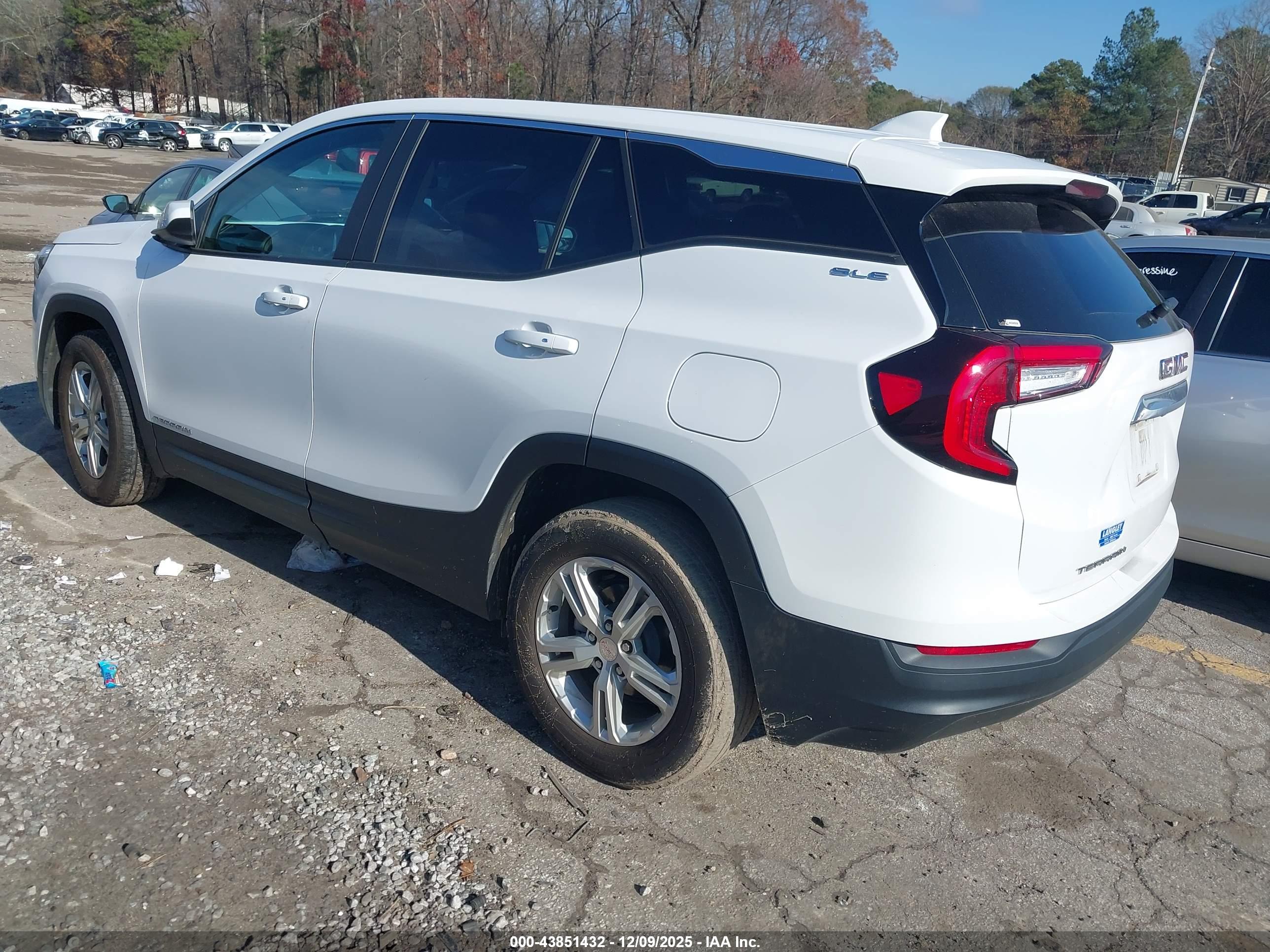 GMC TERRAIN image 3