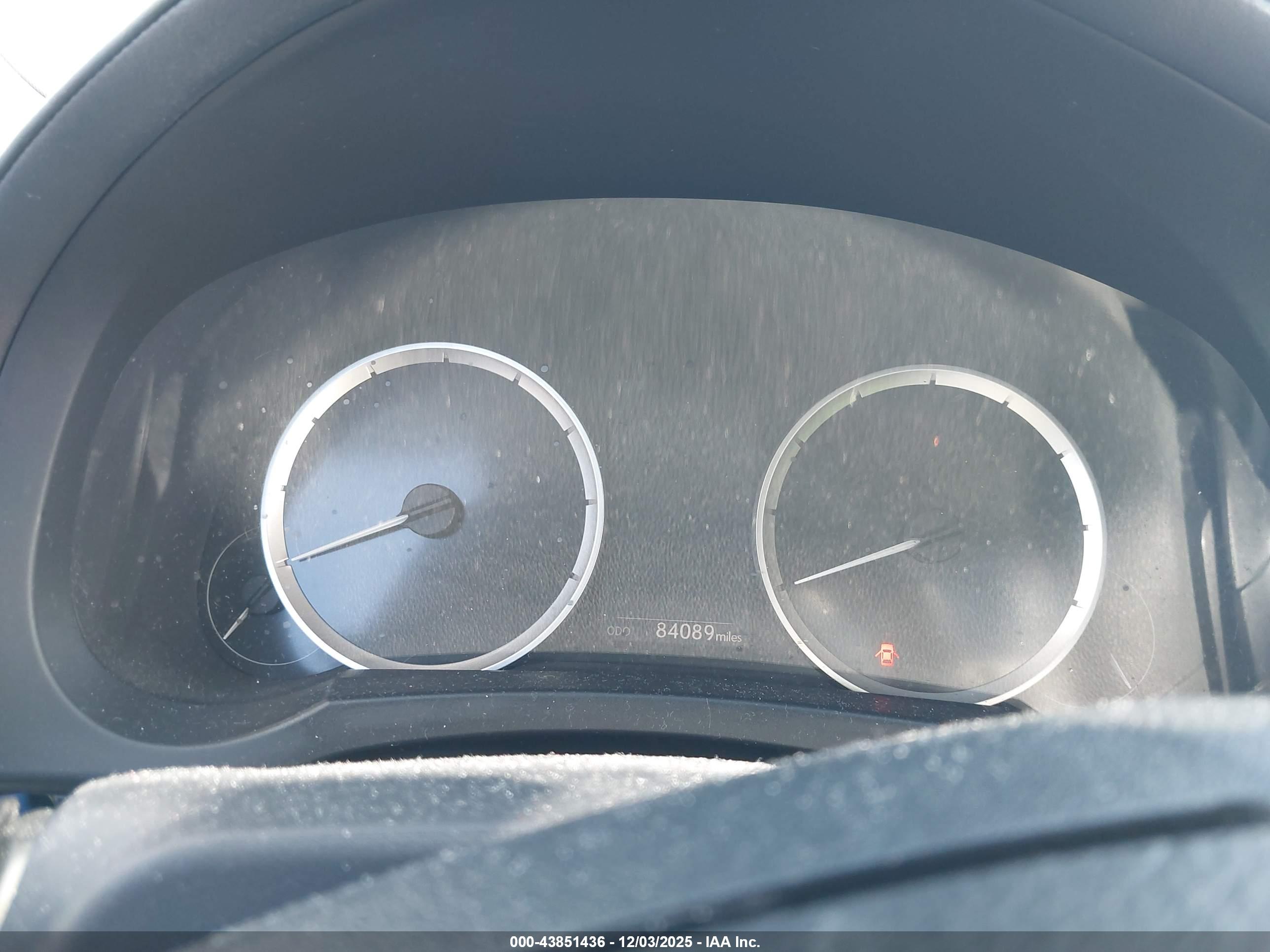 LEXUS IS image 7